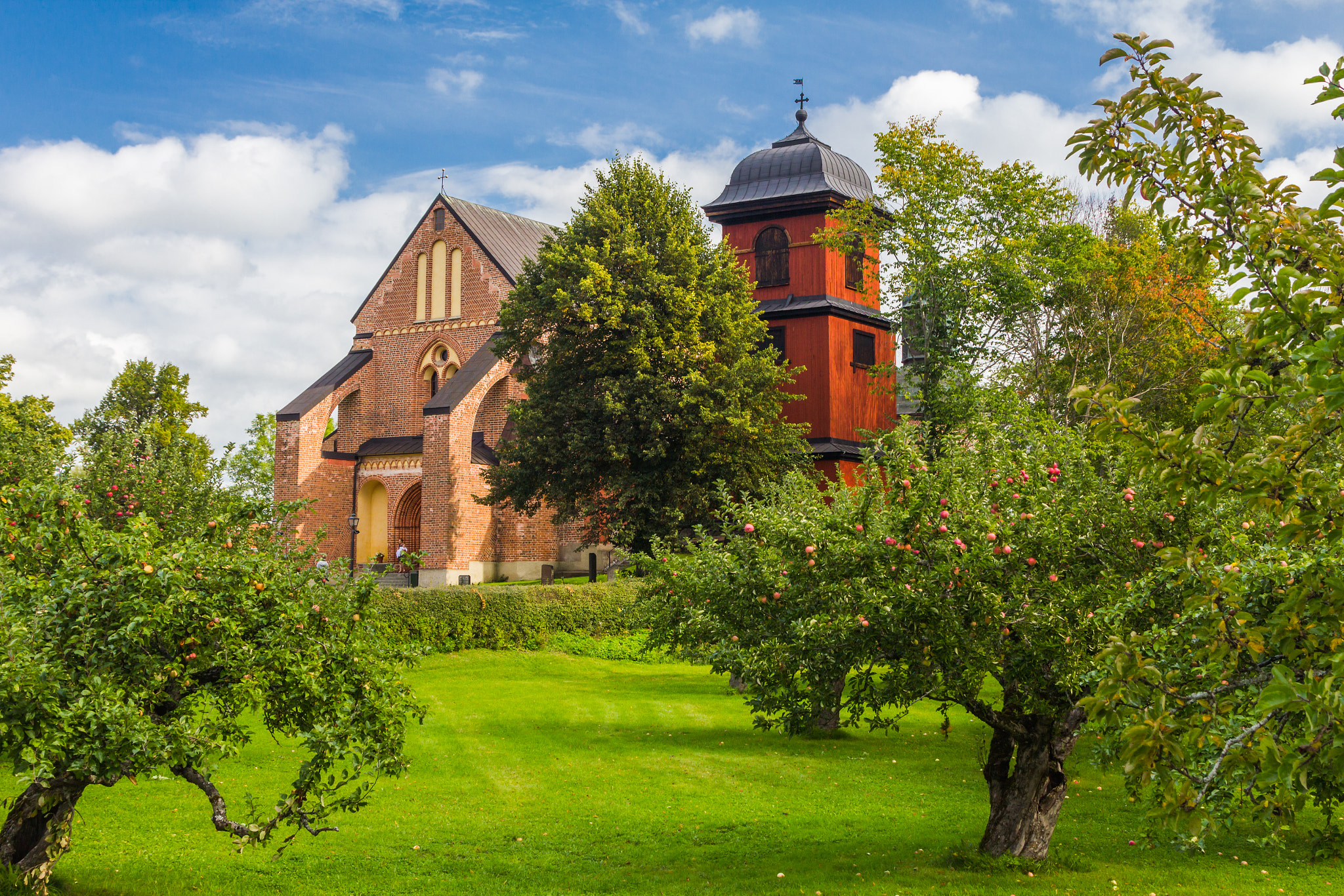 Canon EOS 550D (EOS Rebel T2i / EOS Kiss X4) sample photo. Sweden-sigtuna-st. mary's church photography