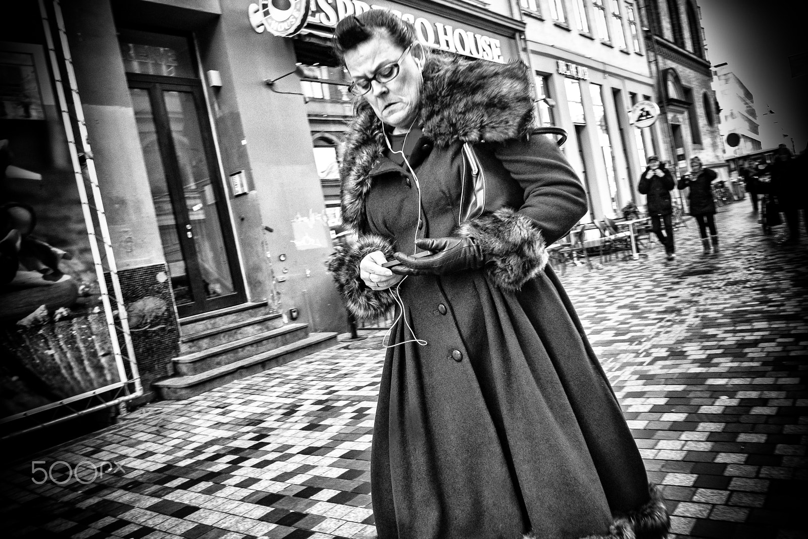 Fujifilm X-Pro2 + Fujifilm XF 18mm F2 R sample photo. Images on the run... photography