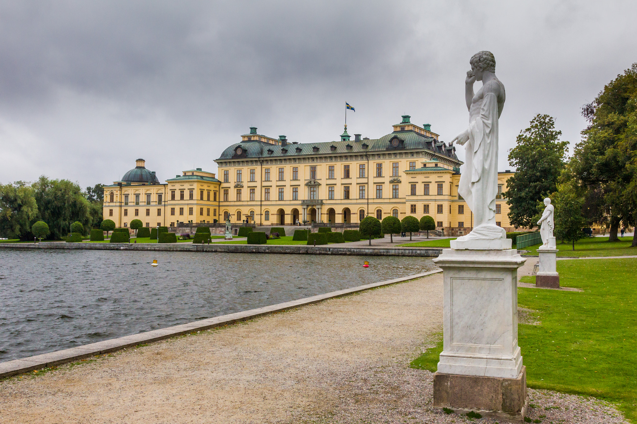 Canon EOS 550D (EOS Rebel T2i / EOS Kiss X4) sample photo. Sweden-drottningholm slott [castle] photography