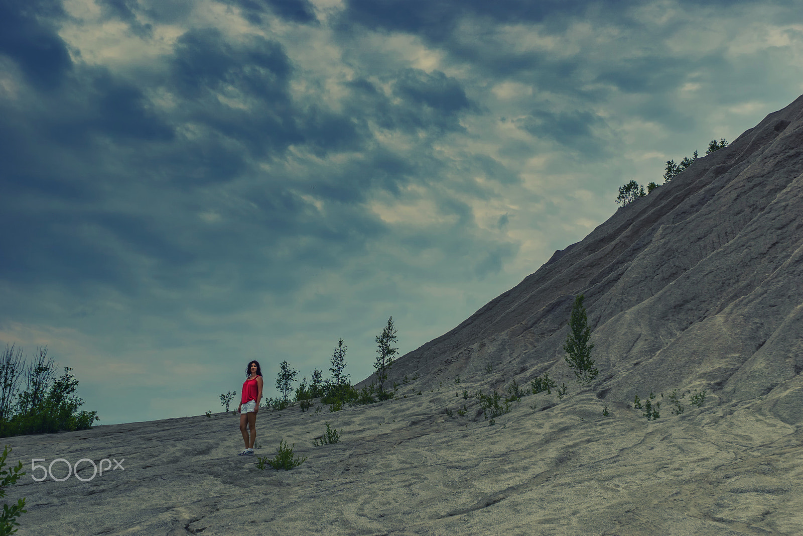 Sony a6000 sample photo. Woman and clouds photography