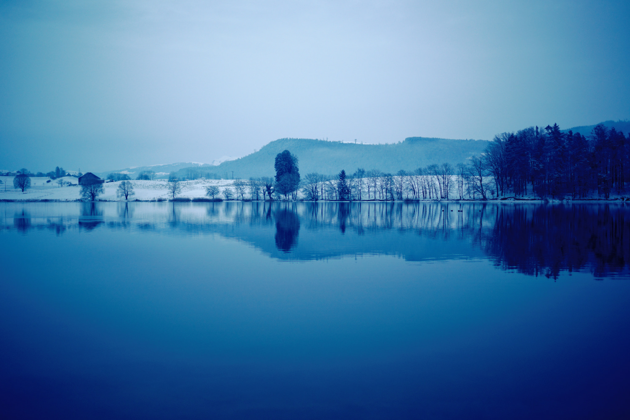 Sony a99 II + Sony 35mm F1.4 G sample photo. Lac de bret, 10-01-2017 (#1, color, blue) photography