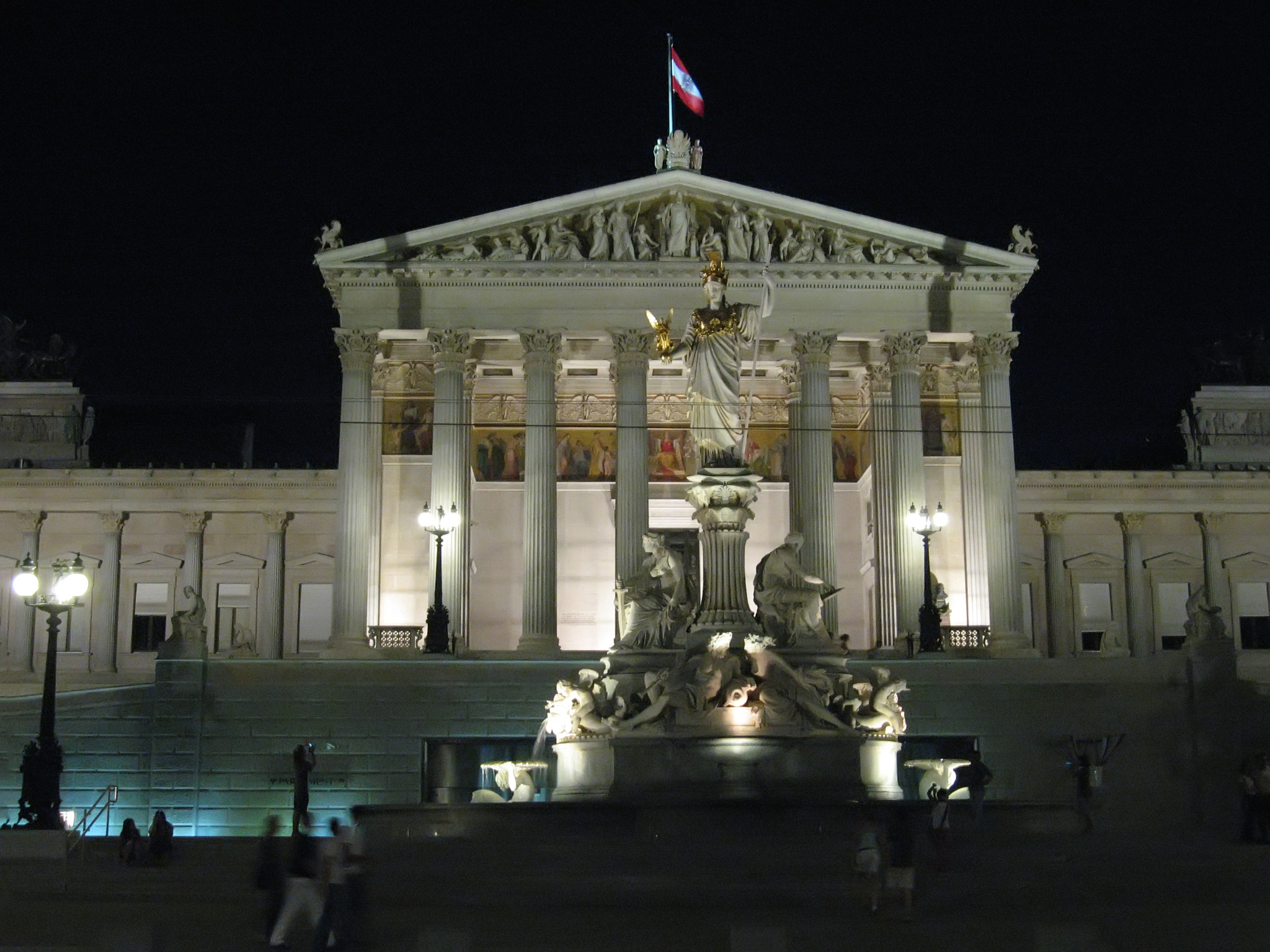 Canon POWERSHOT S80 sample photo. Palacio nocturno austria photography