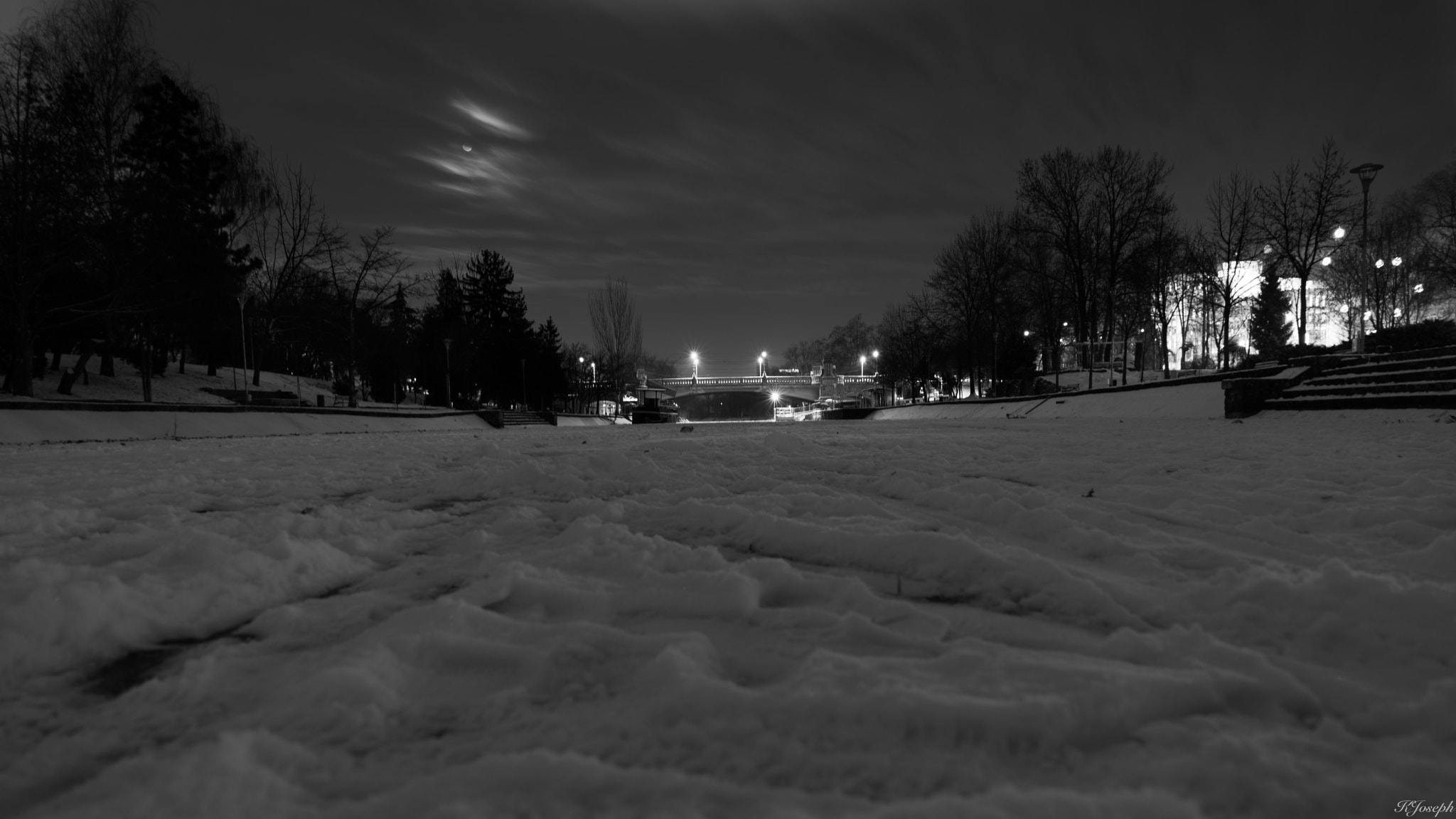 Sony a7R II sample photo. Frozen river. photography