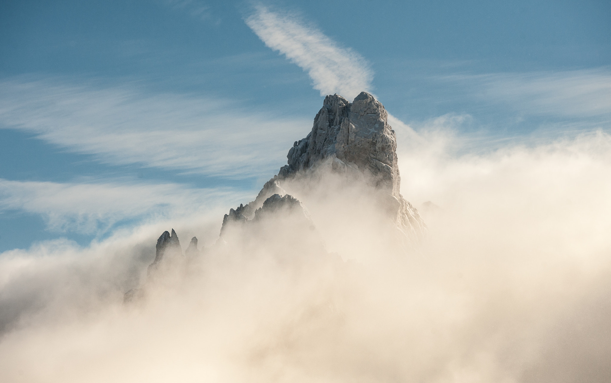 Sigma 70-200mm F2.8 EX DG OS HSM sample photo. L'aiguille du fruit photography