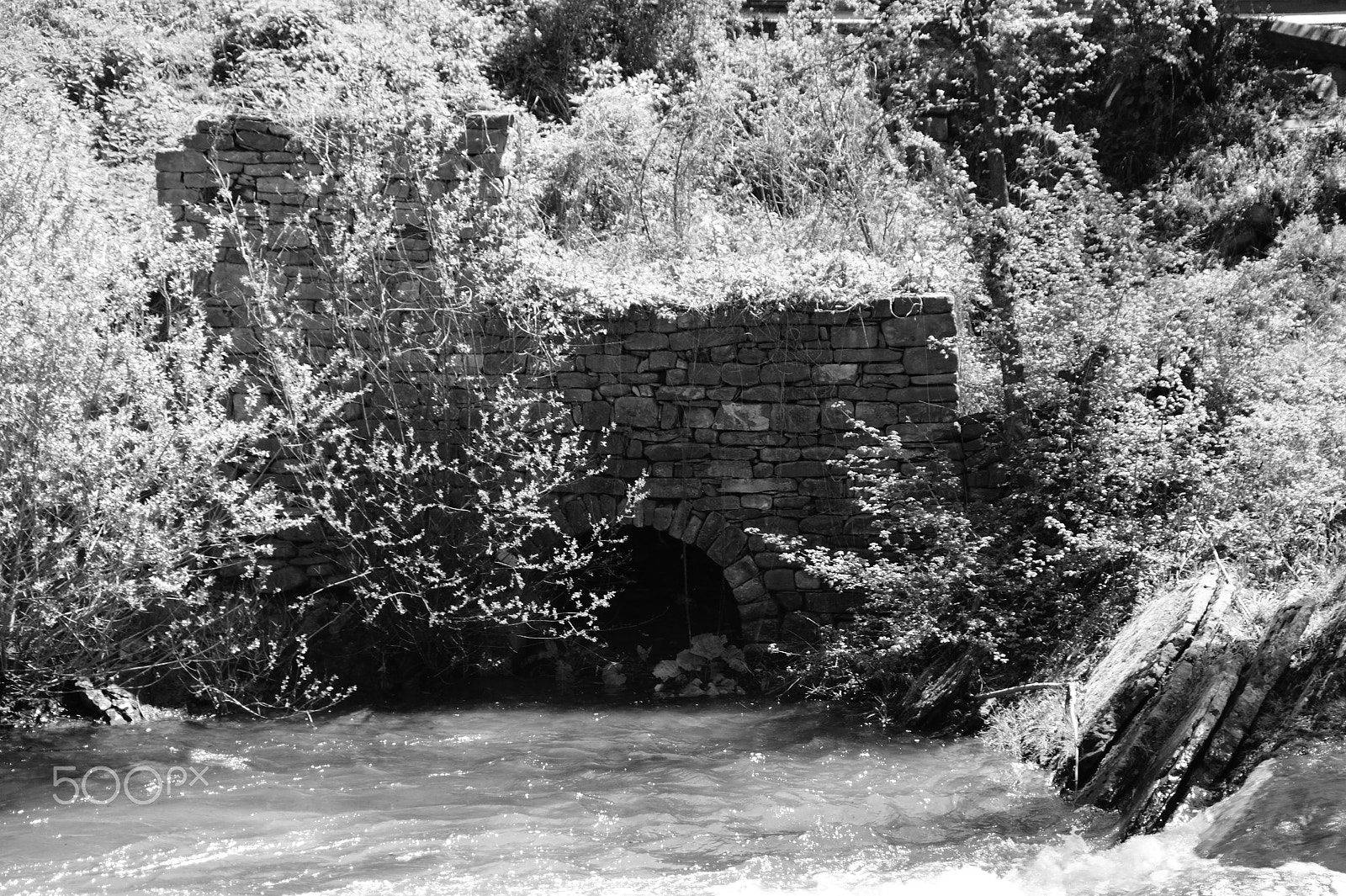 Sony DT 18-200mm F3.5-6.3 sample photo. Stone bridge photography