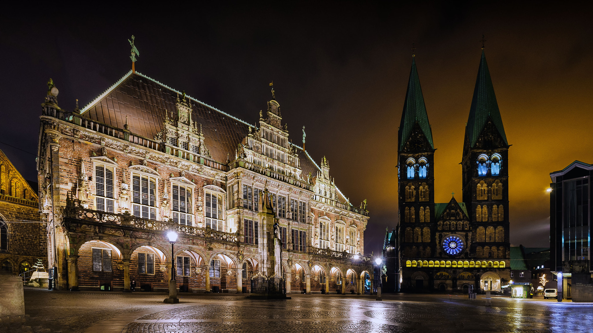 Nikon D7000 + Tamron SP AF 10-24mm F3.5-4.5 Di II LD Aspherical (IF) sample photo. Old town hall and cathedral in bremen / germany photography