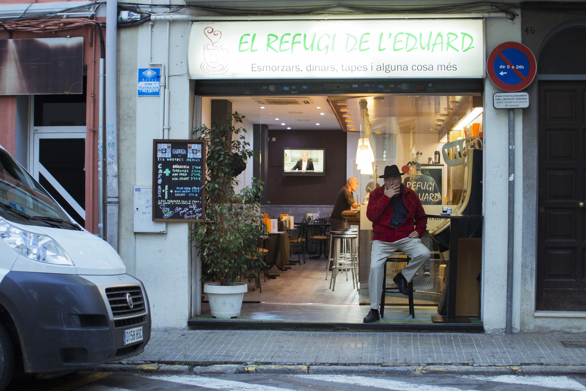 Canon EF 17-35mm f/2.8L sample photo. St. claus photography