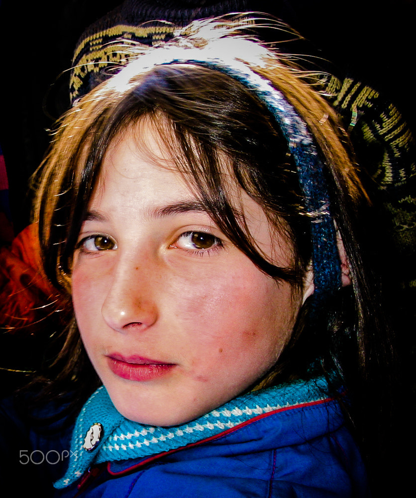 Canon POWERSHOT A70 sample photo. Brown eyed girl photography