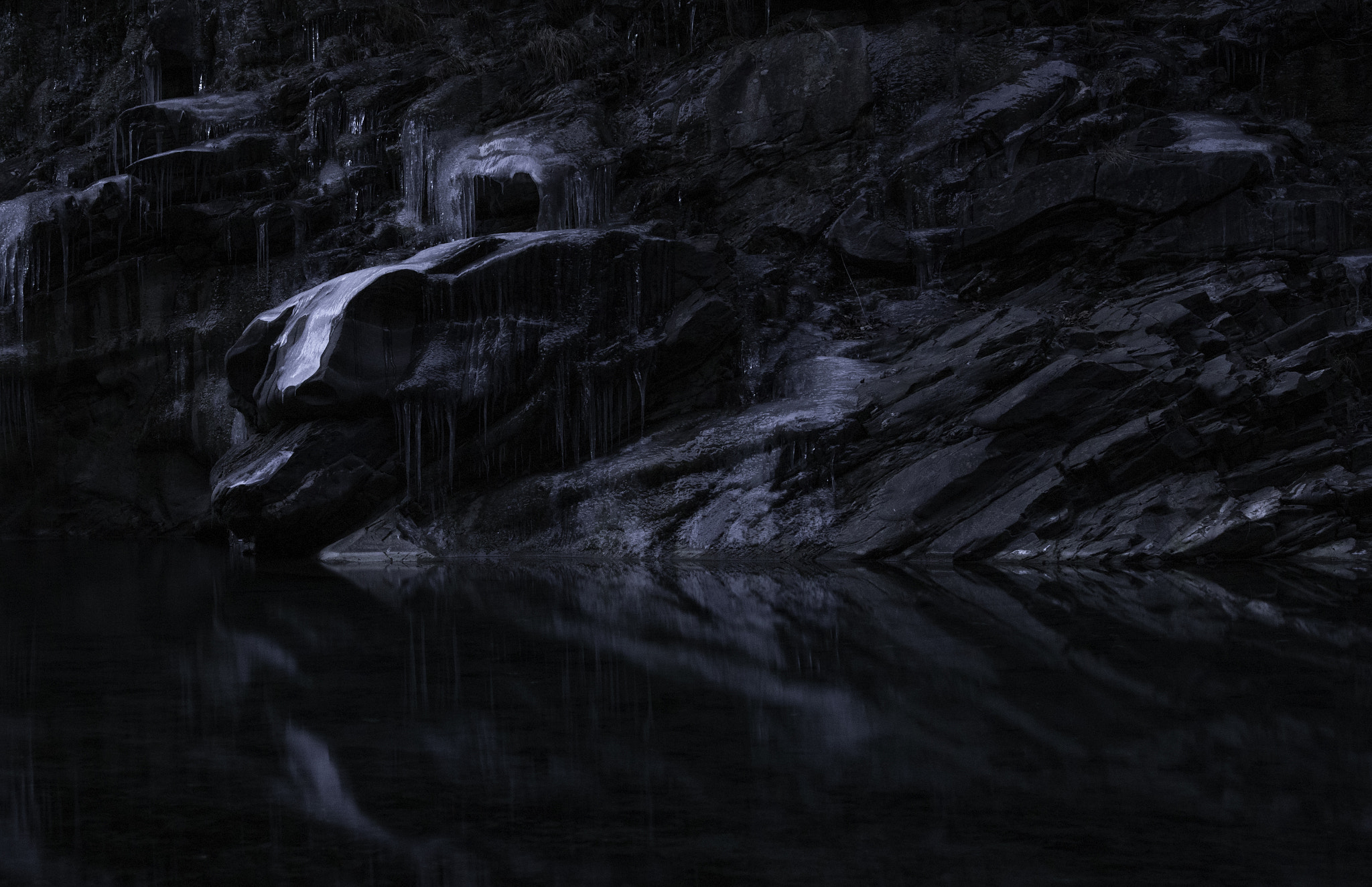 AF Nikkor 28mm f/1.4D sample photo. Viamala ice photography