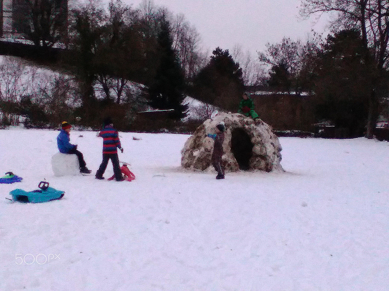 HUAWEI Y550-L01 sample photo. Children with igloo photography