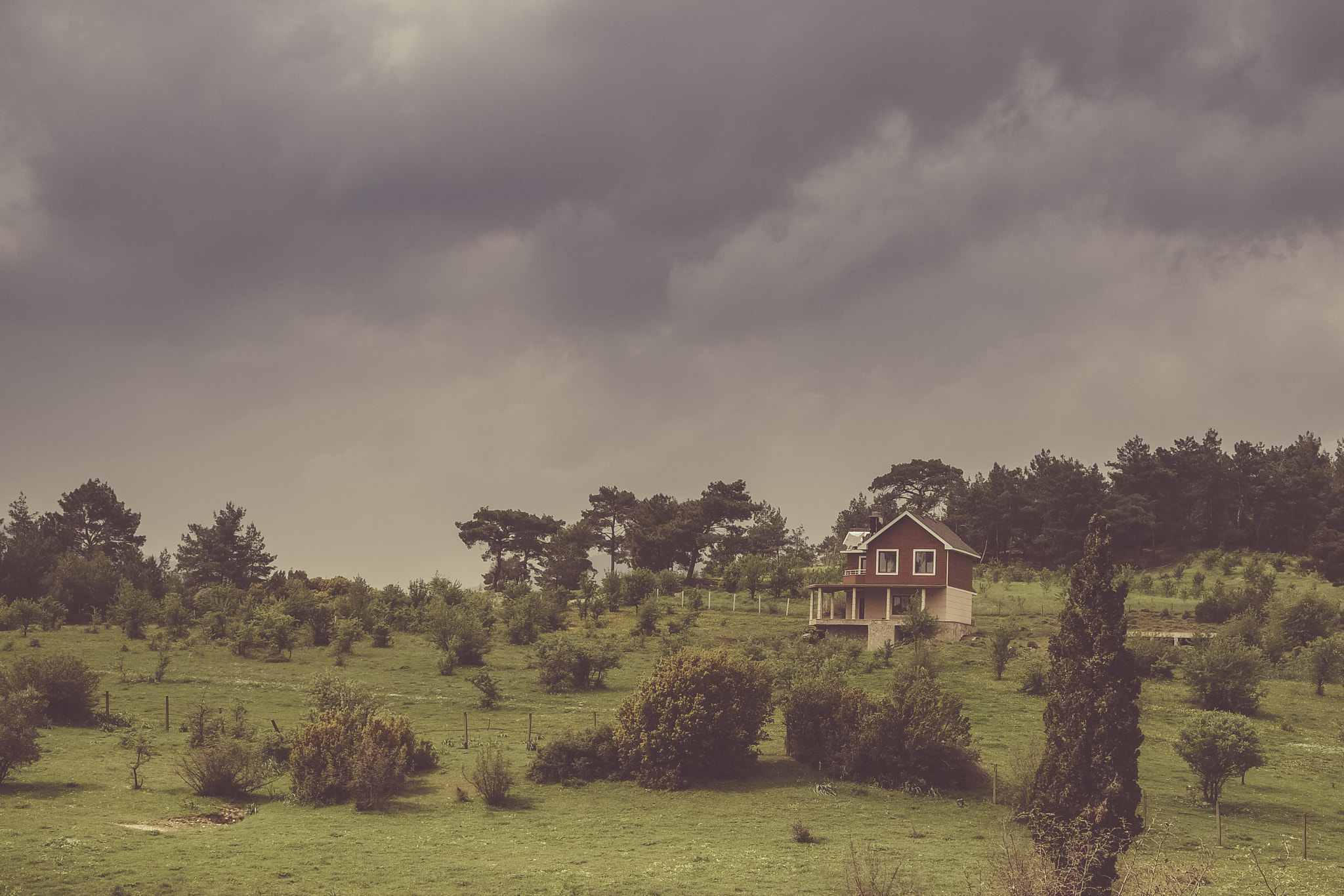 Samsung NX mini sample photo. Alone photography