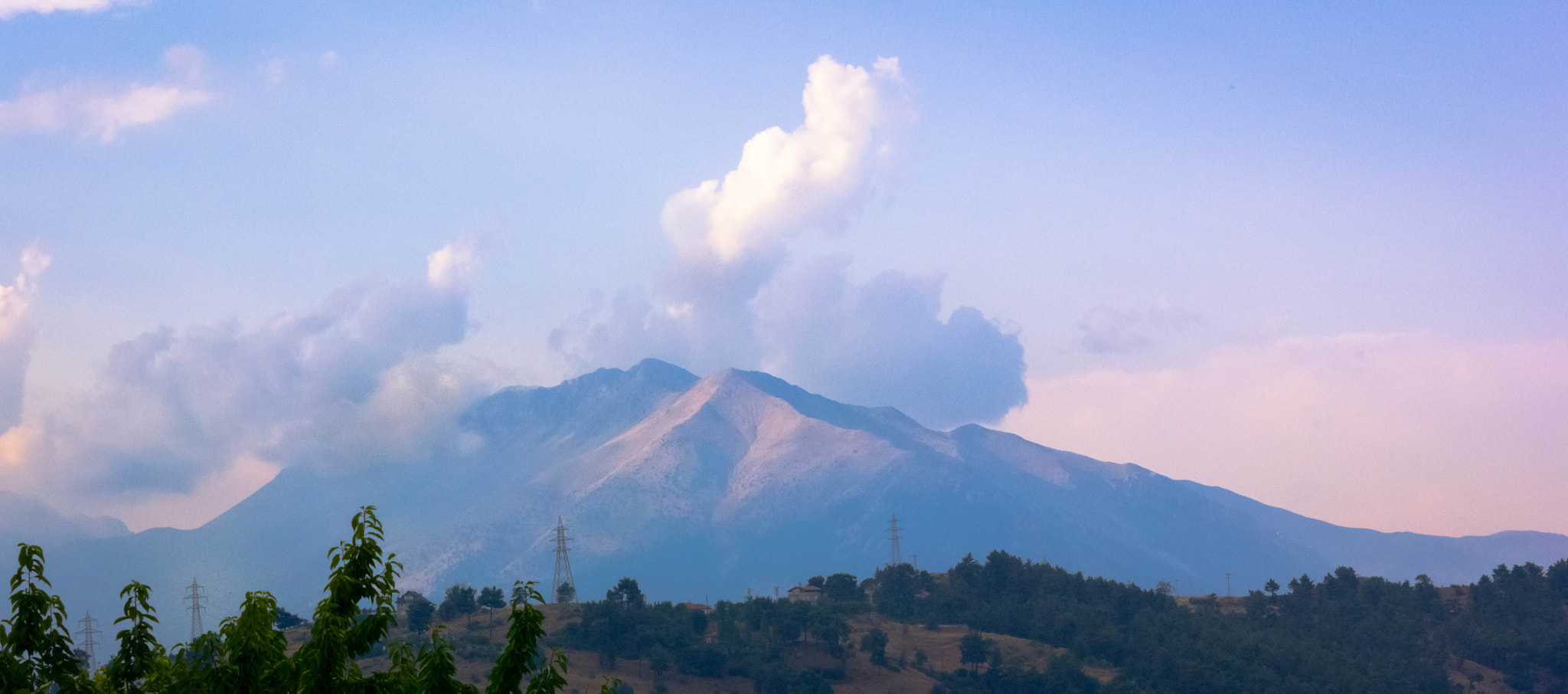 Canon EOS 550D (EOS Rebel T2i / EOS Kiss X4) sample photo. The mountain photography