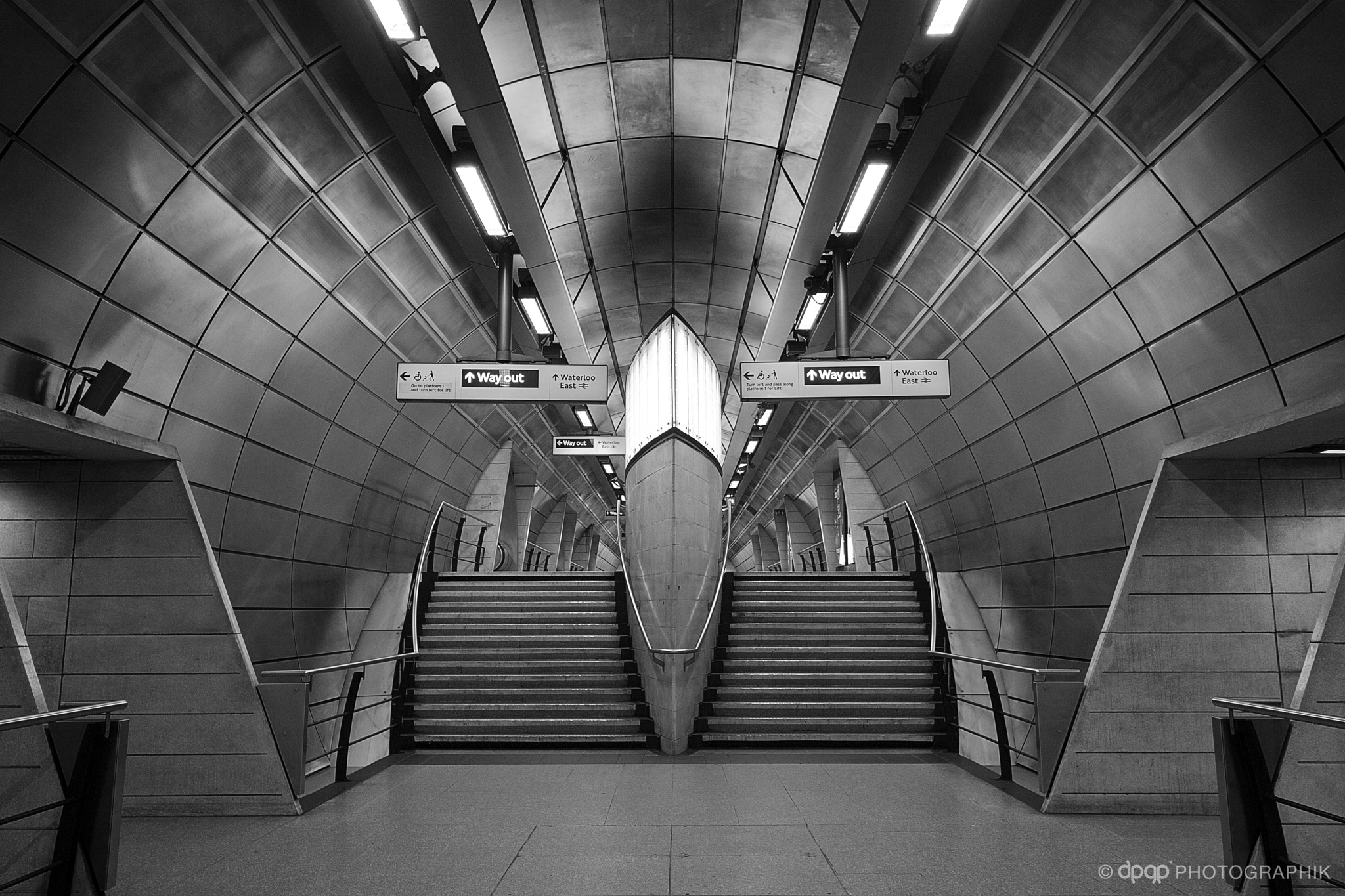 Canon EOS 450D (EOS Rebel XSi / EOS Kiss X2) + Canon EF-S 10-18mm F4.5–5.6 IS STM sample photo. London underground station photography