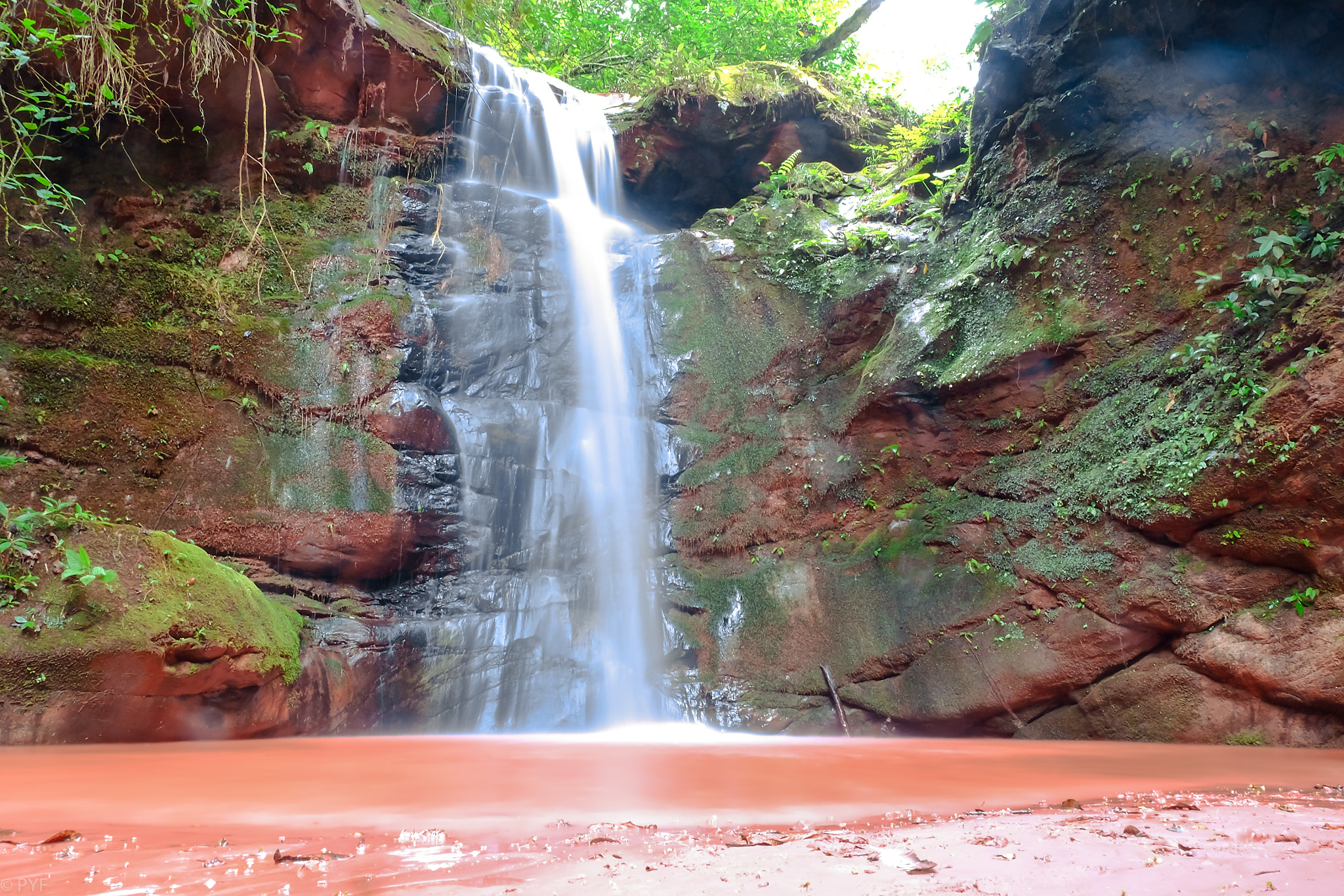 Fujifilm X-M1 + Fujifilm XF 18-55mm F2.8-4 R LM OIS sample photo. Jungle waterfall photography