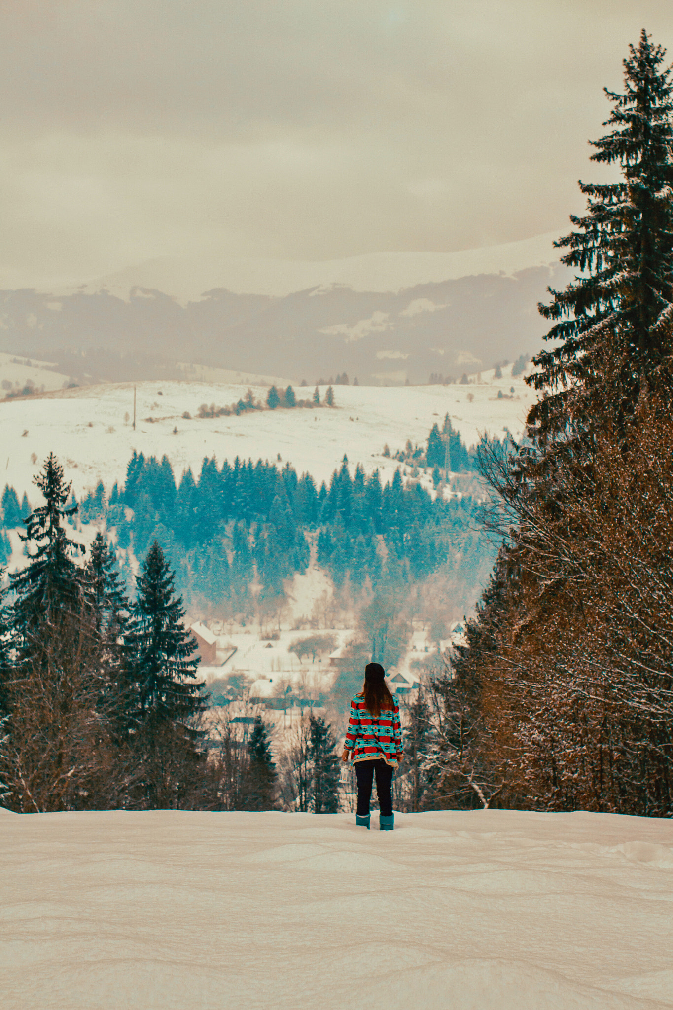 Canon EF 35mm F2 IS USM sample photo. Exploring the winter mountains photography