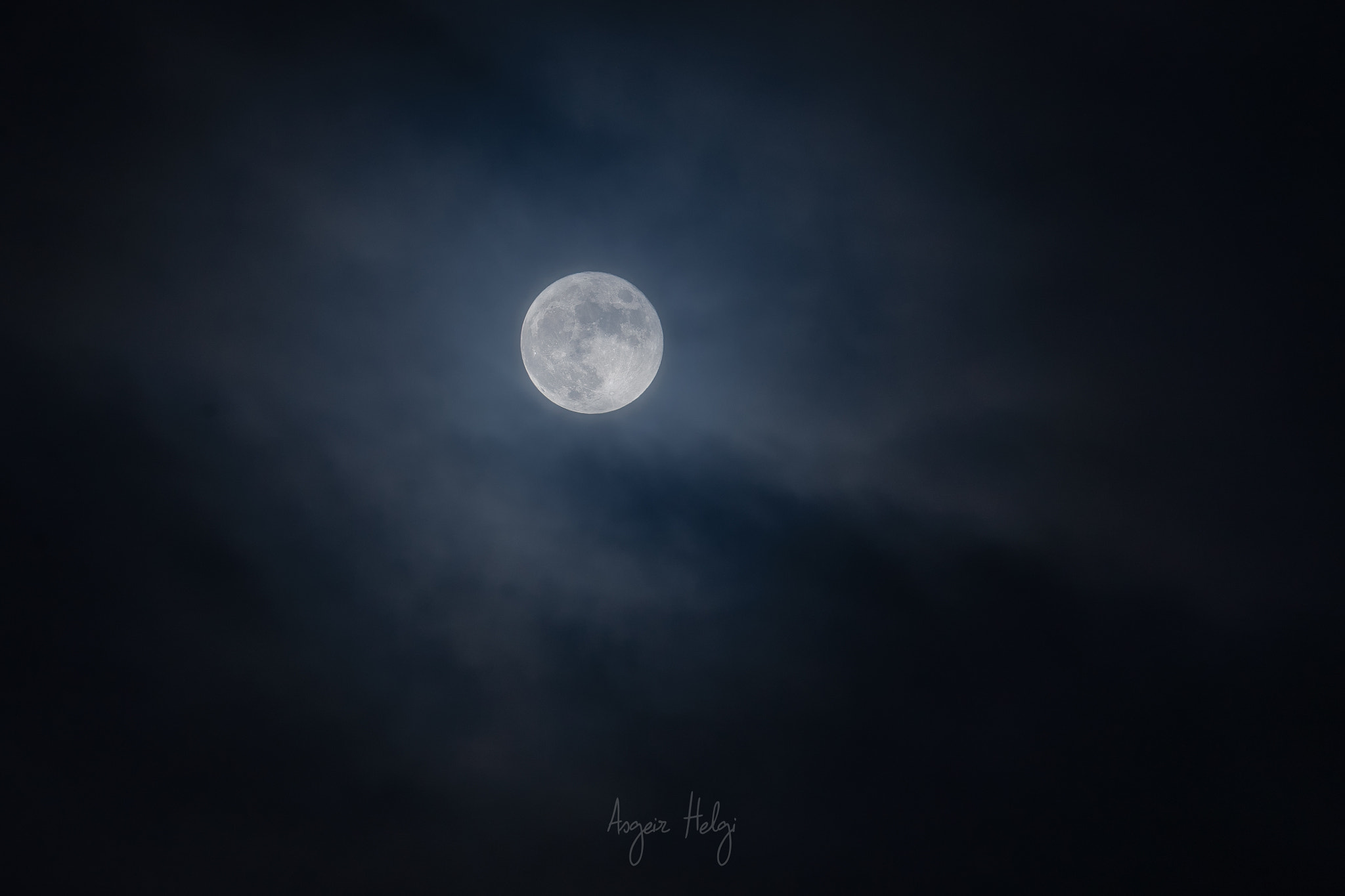 Sony a7 sample photo. Cloudy moon photography