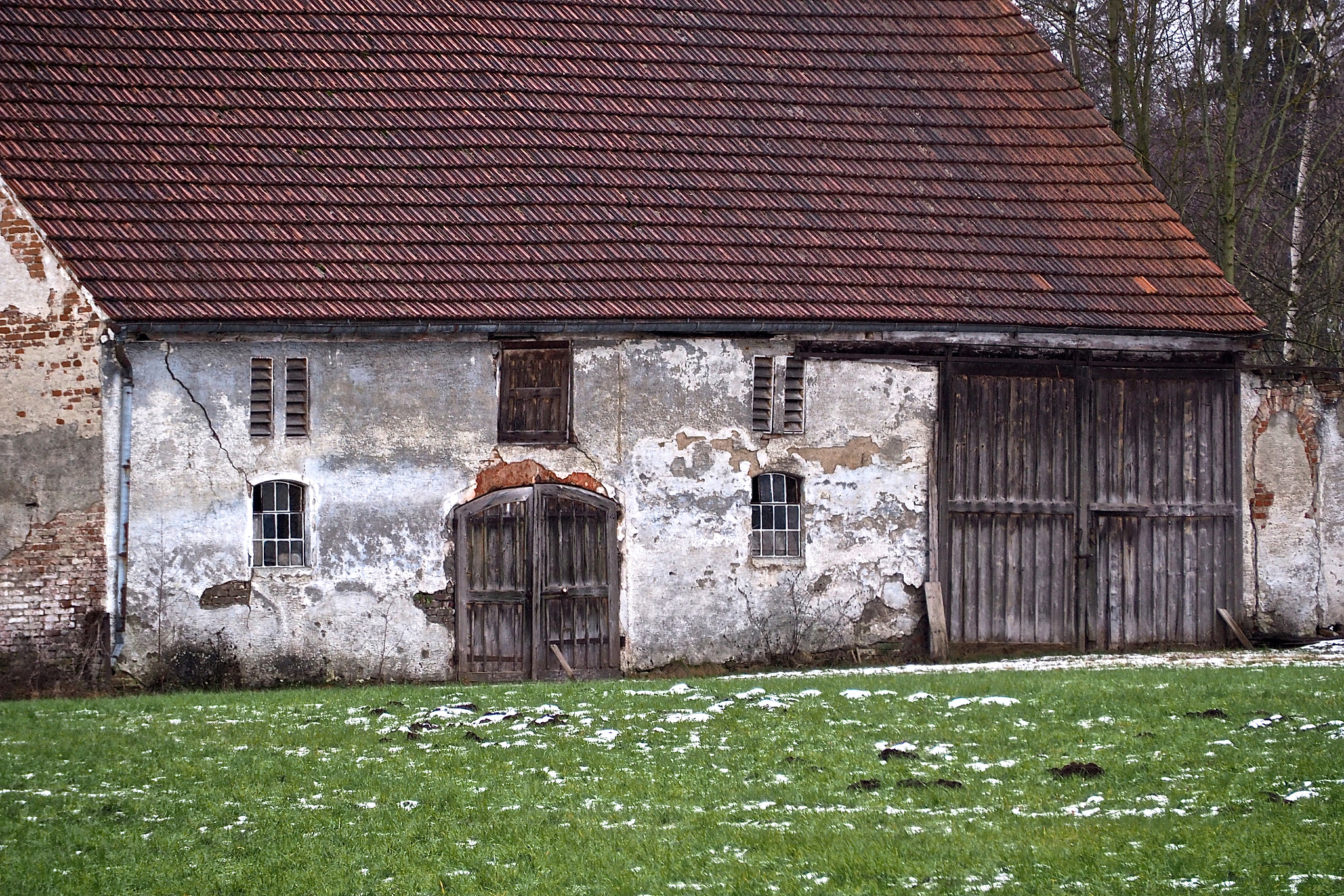 Olympus OM-D E-M5 II sample photo. The old place 2 photography