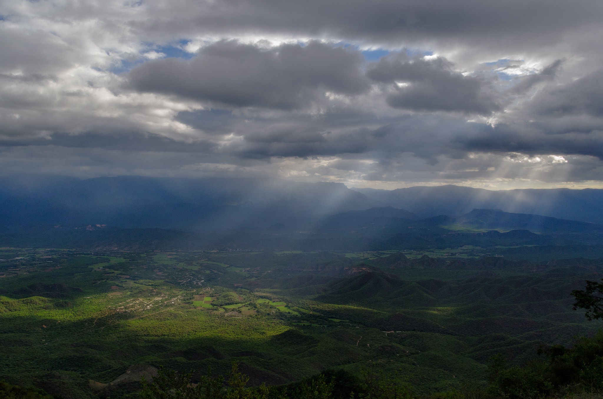 Nikon D5100 + Sigma 18-200mm F3.5-6.3 DC OS HSM sample photo. Sun beans sunset photography