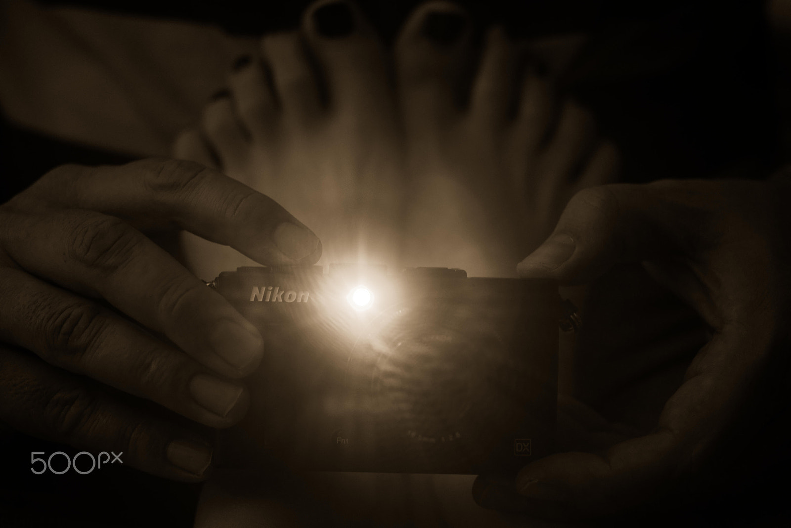Voigtlander APO-Lanthar 90mm F3.5 SLII Close Focus sample photo. Hands clean photography