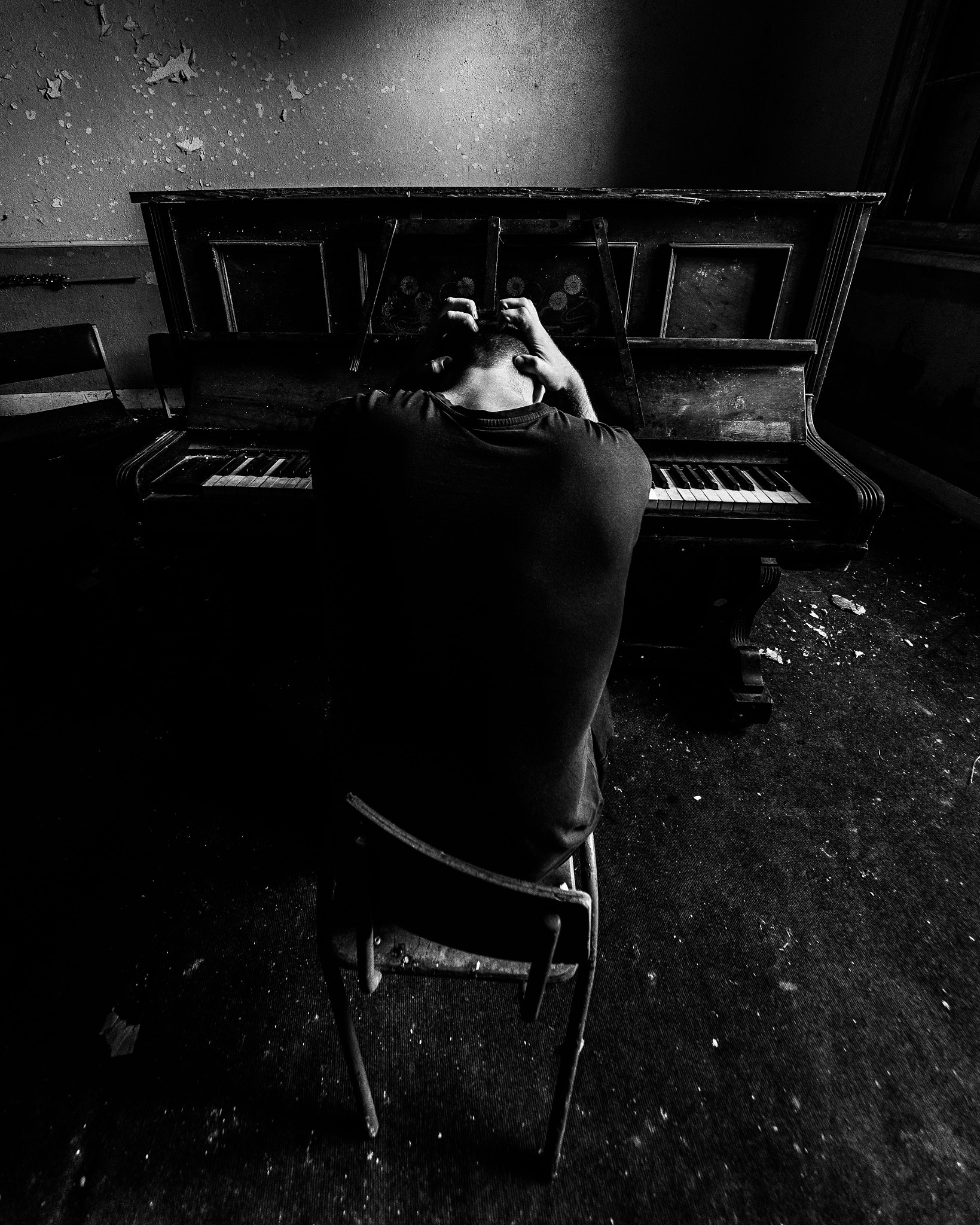 Sigma 12-24mm F4.5-5.6 II DG HSM sample photo. Self portrait photography