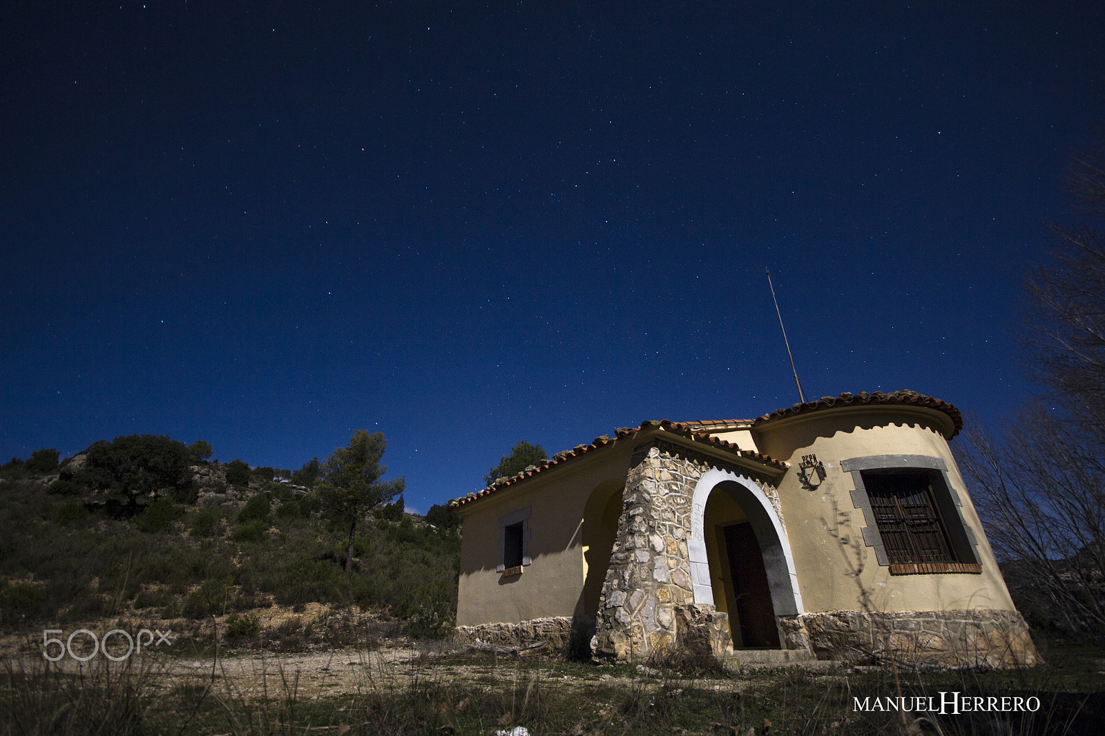 Canon EOS 550D (EOS Rebel T2i / EOS Kiss X4) + Sigma 10-20mm F4-5.6 EX DC HSM sample photo. Nocturna en los fontanales photography