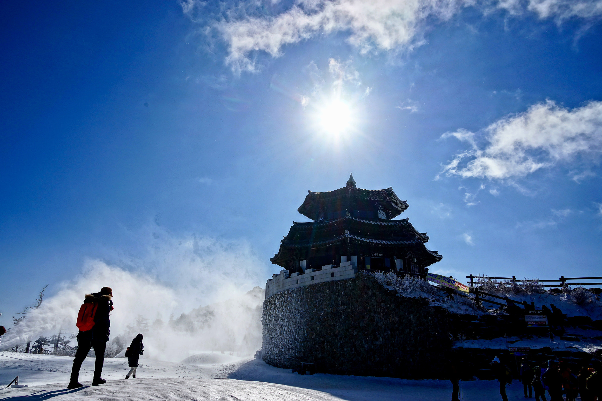 Sony Alpha NEX-7 + Sony Vario-Tessar T* E 16-70mm F4 ZA OSS sample photo. Blue sky !! photography