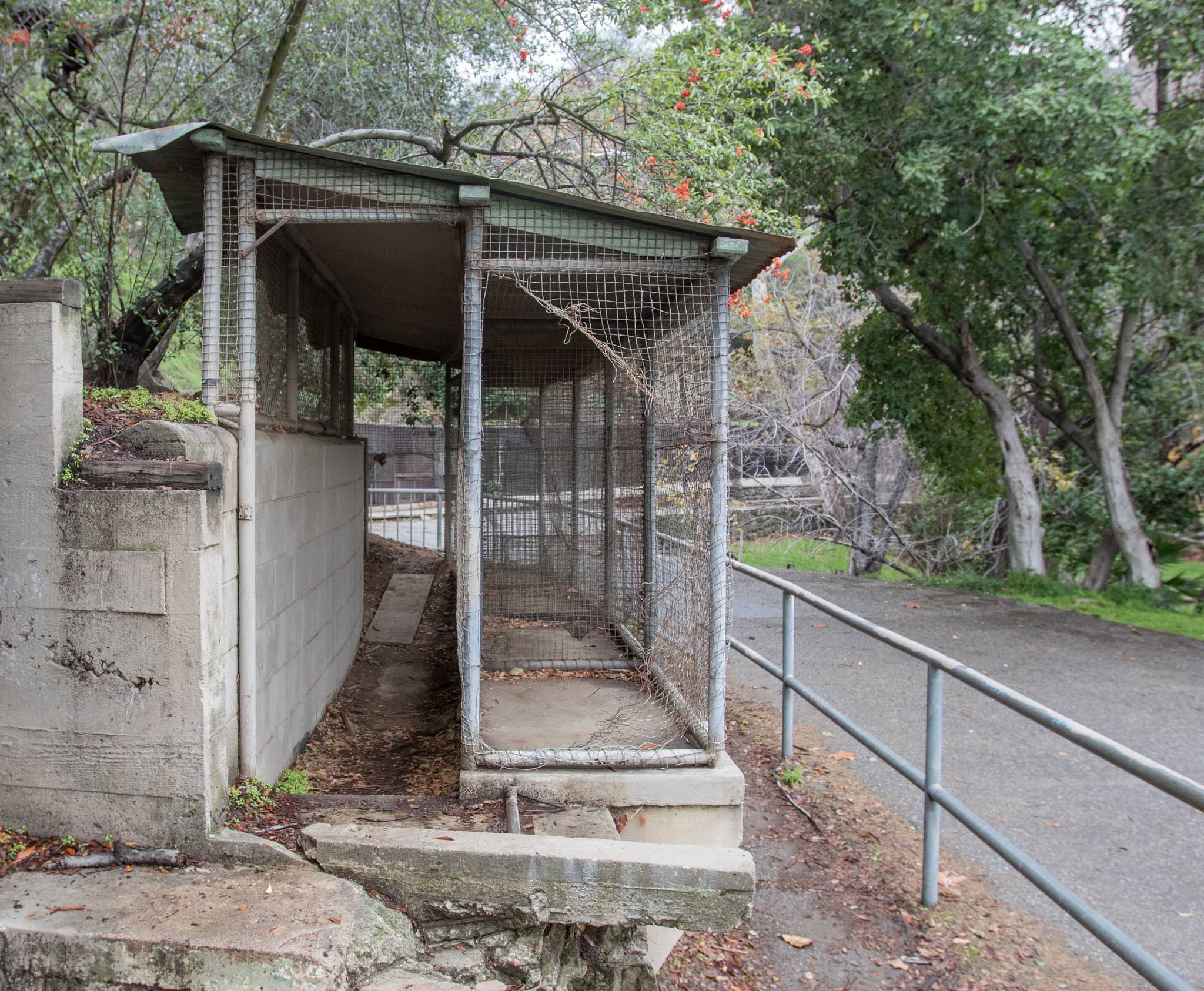 Canon EOS 7D Mark II sample photo. La zoo abandoned photography