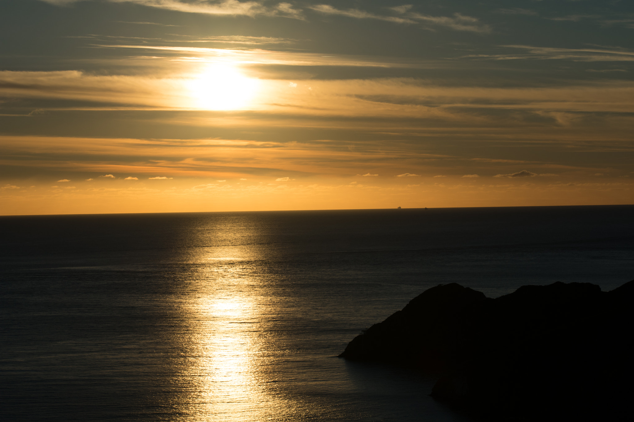 Nikon AF-S Nikkor 70-200mm F2.8G ED VR II sample photo. Sunset photography