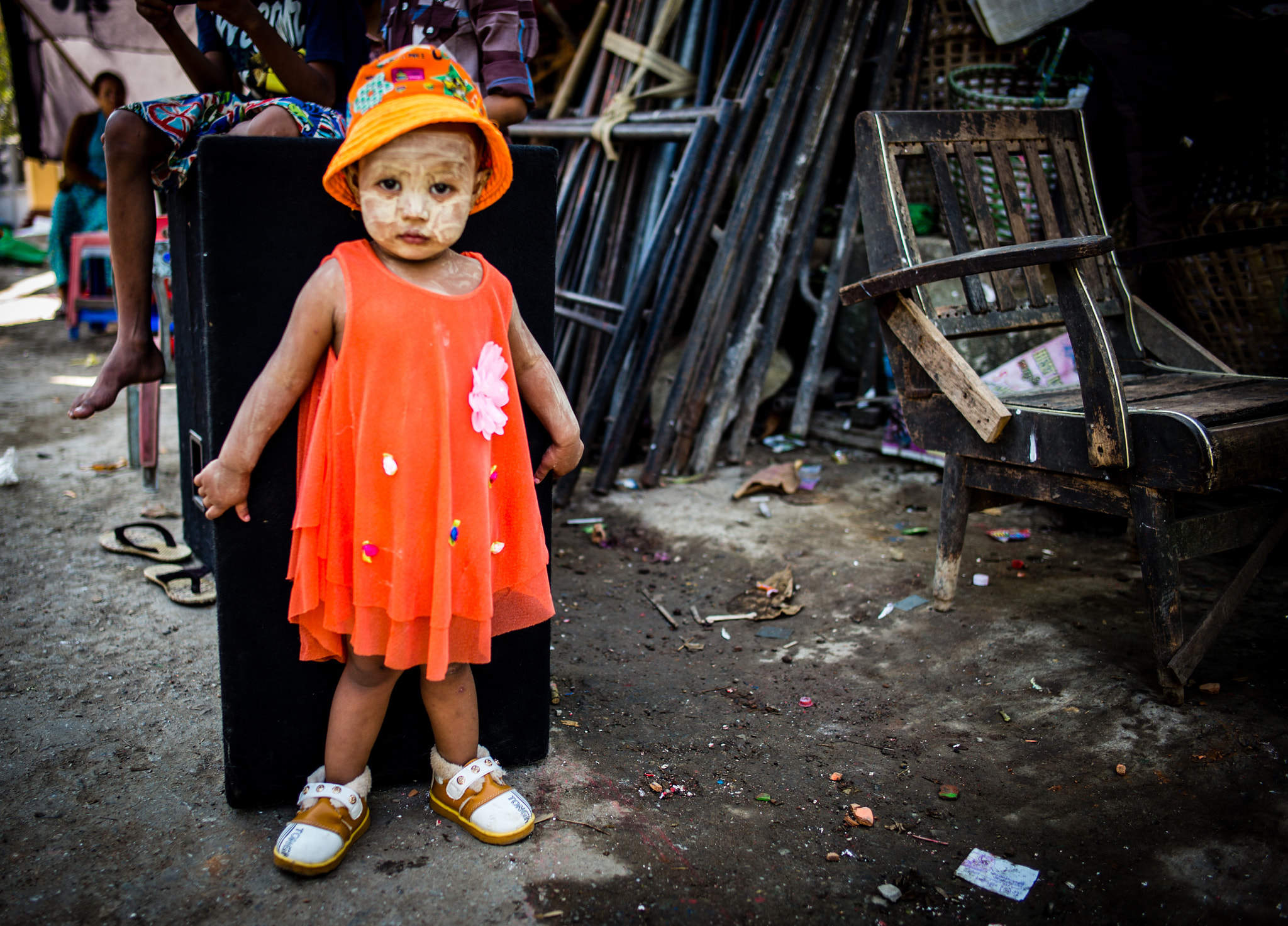 Summilux-M 1:1.4/28 ASPH. sample photo. Little girl, myanmar photography