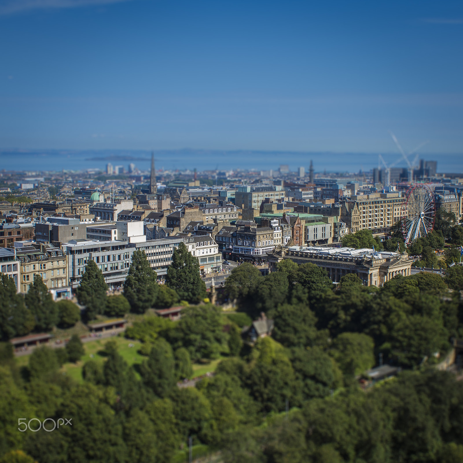 Canon EOS 650D (EOS Rebel T4i / EOS Kiss X6i) sample photo. Tiny edinburgh photography