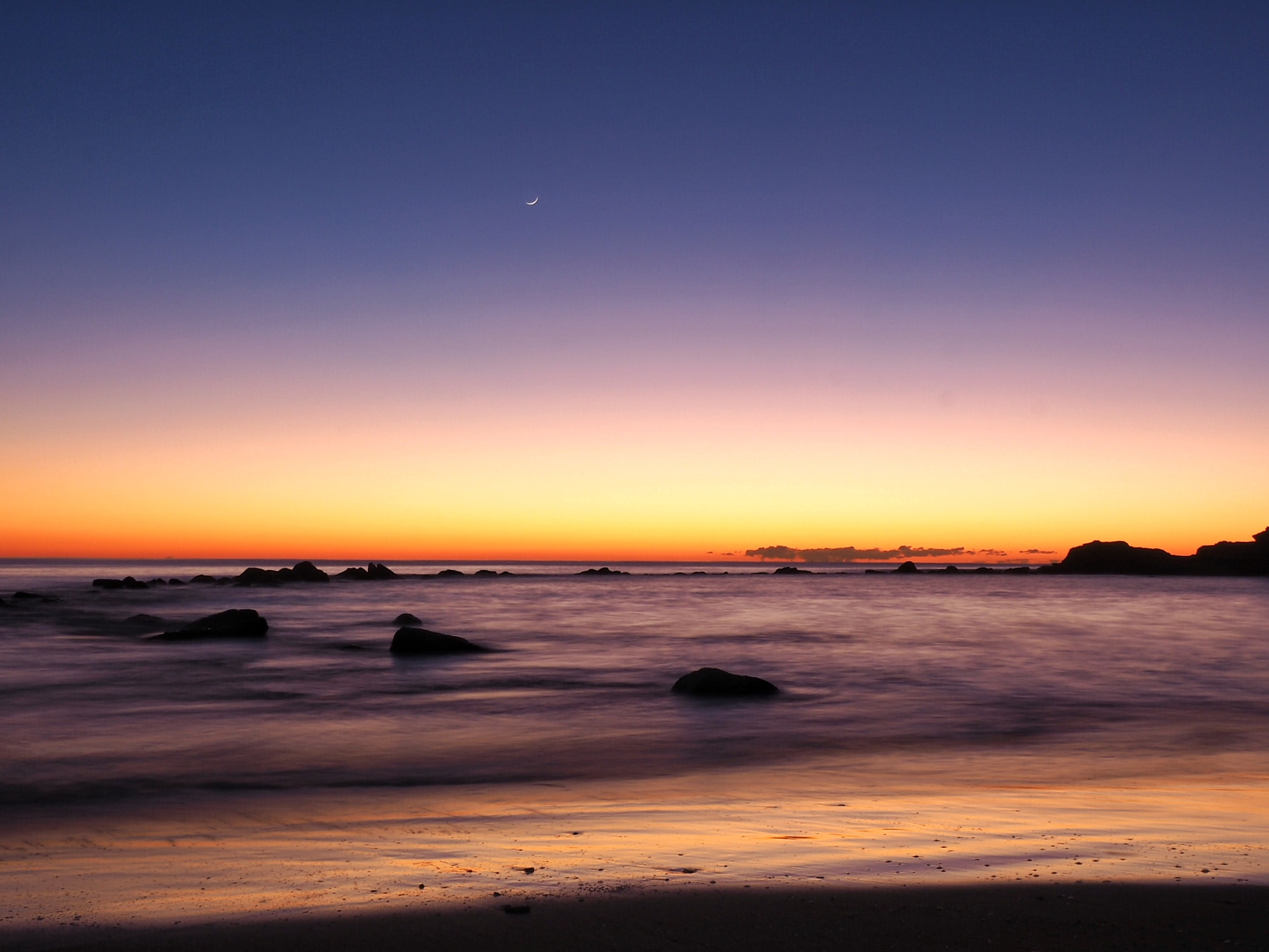 Olympus M.Zuiko Digital ED 12-40mm F2.8 Pro sample photo. Blue hour sunrise photography