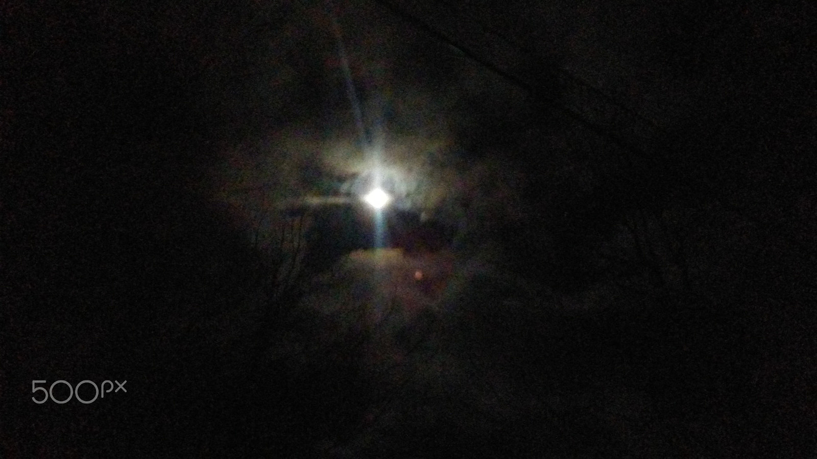 LG Zone3 sample photo. Hiding moon photography