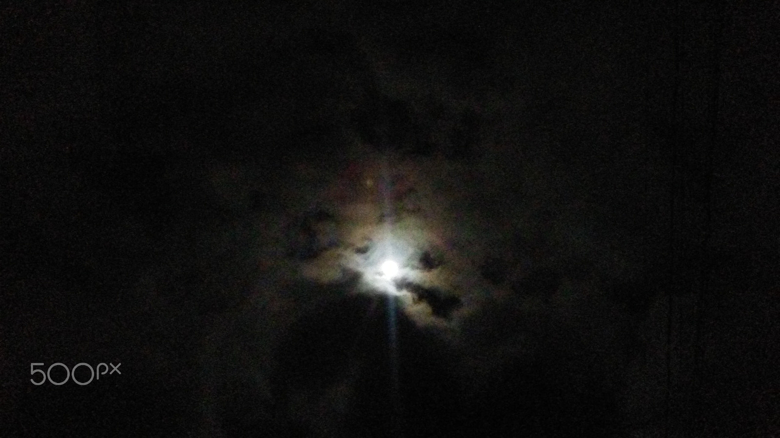 LG Zone3 sample photo. Hiding moon photography