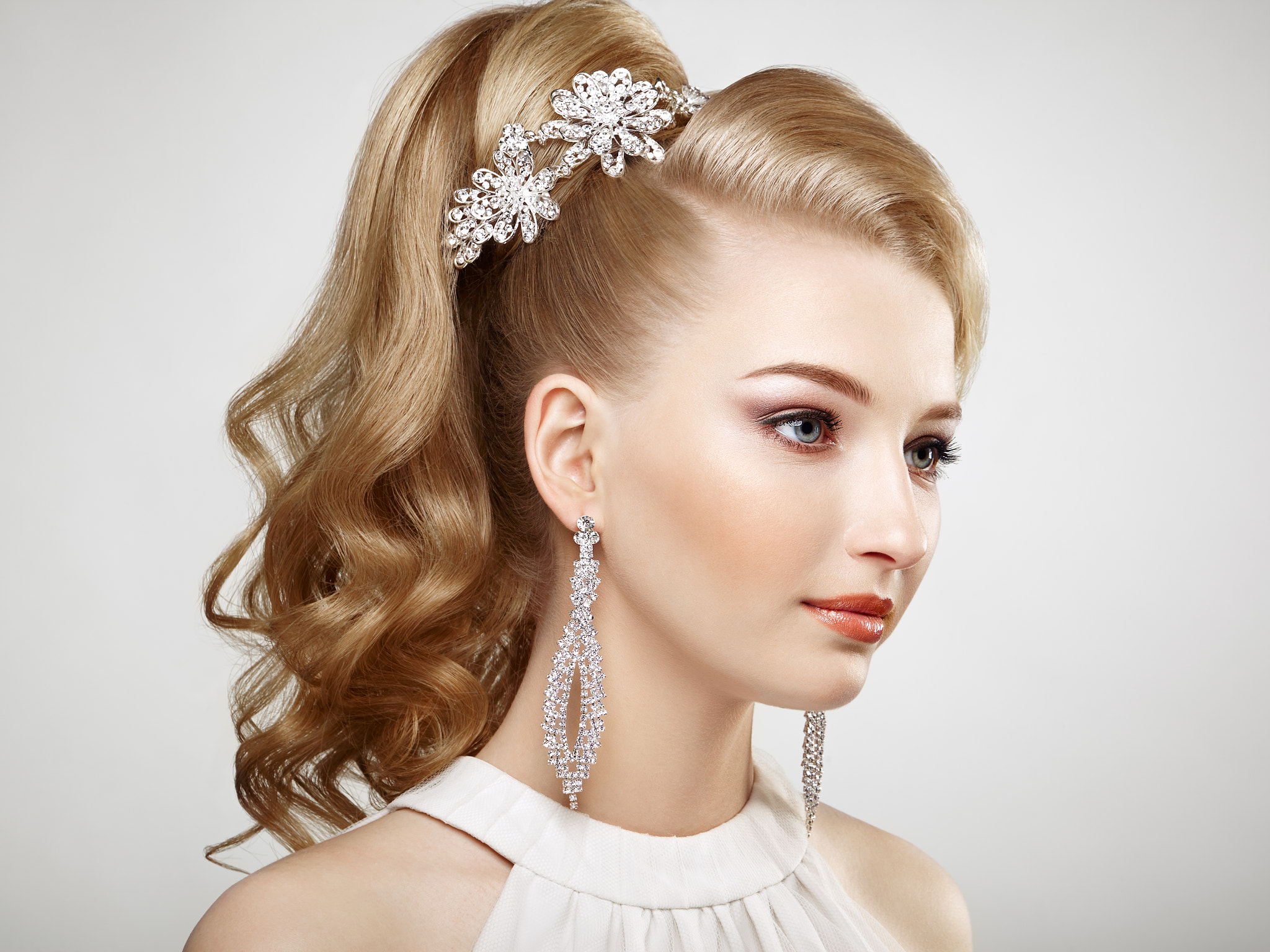 Canon EF 100mm F2.8L Macro IS USM sample photo. Fashion portrait of young beautiful woman with elegant hairstyle photography