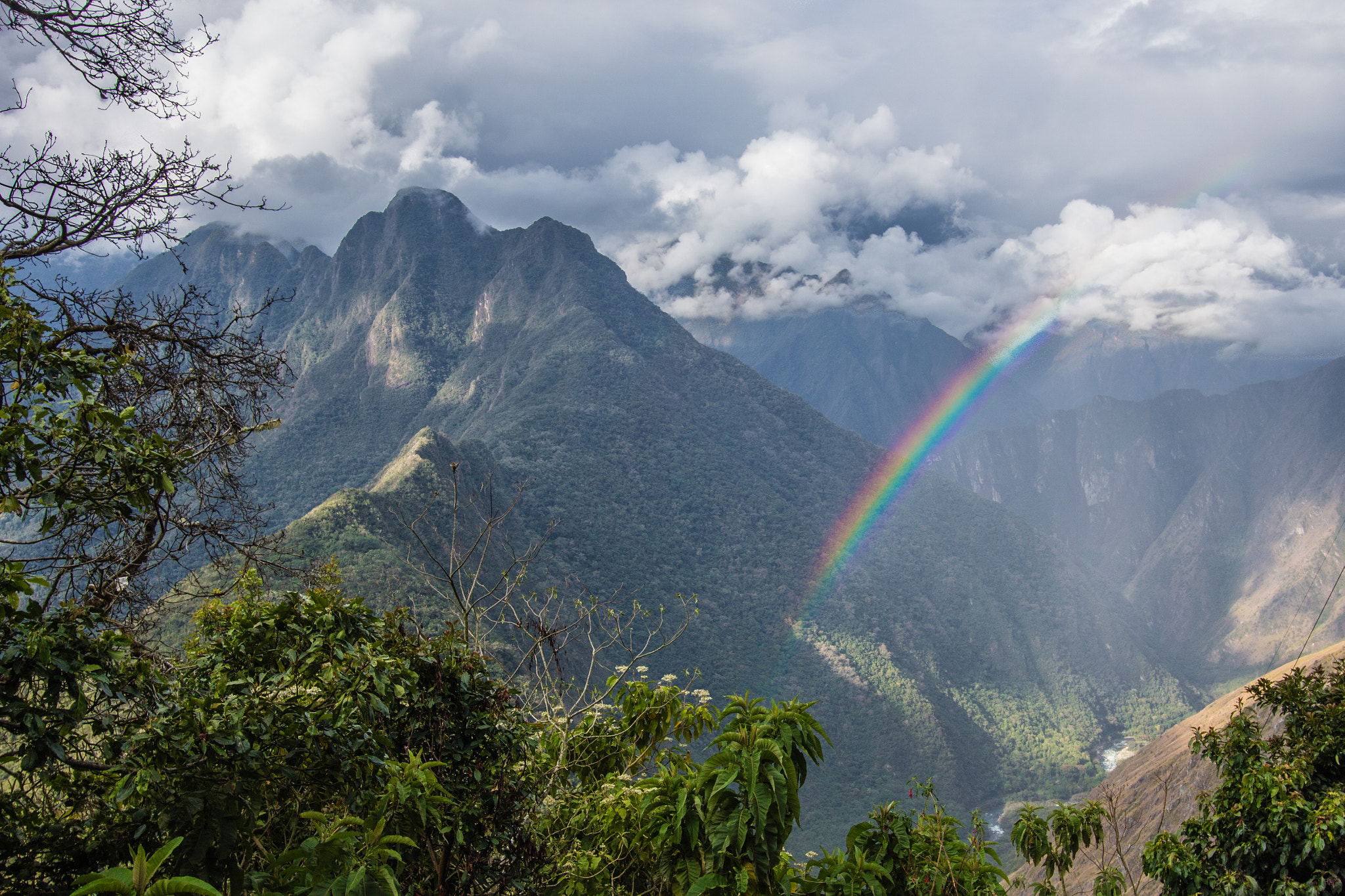 Canon EOS 650D (EOS Rebel T4i / EOS Kiss X6i) sample photo. Rainbow over winay wayna photography