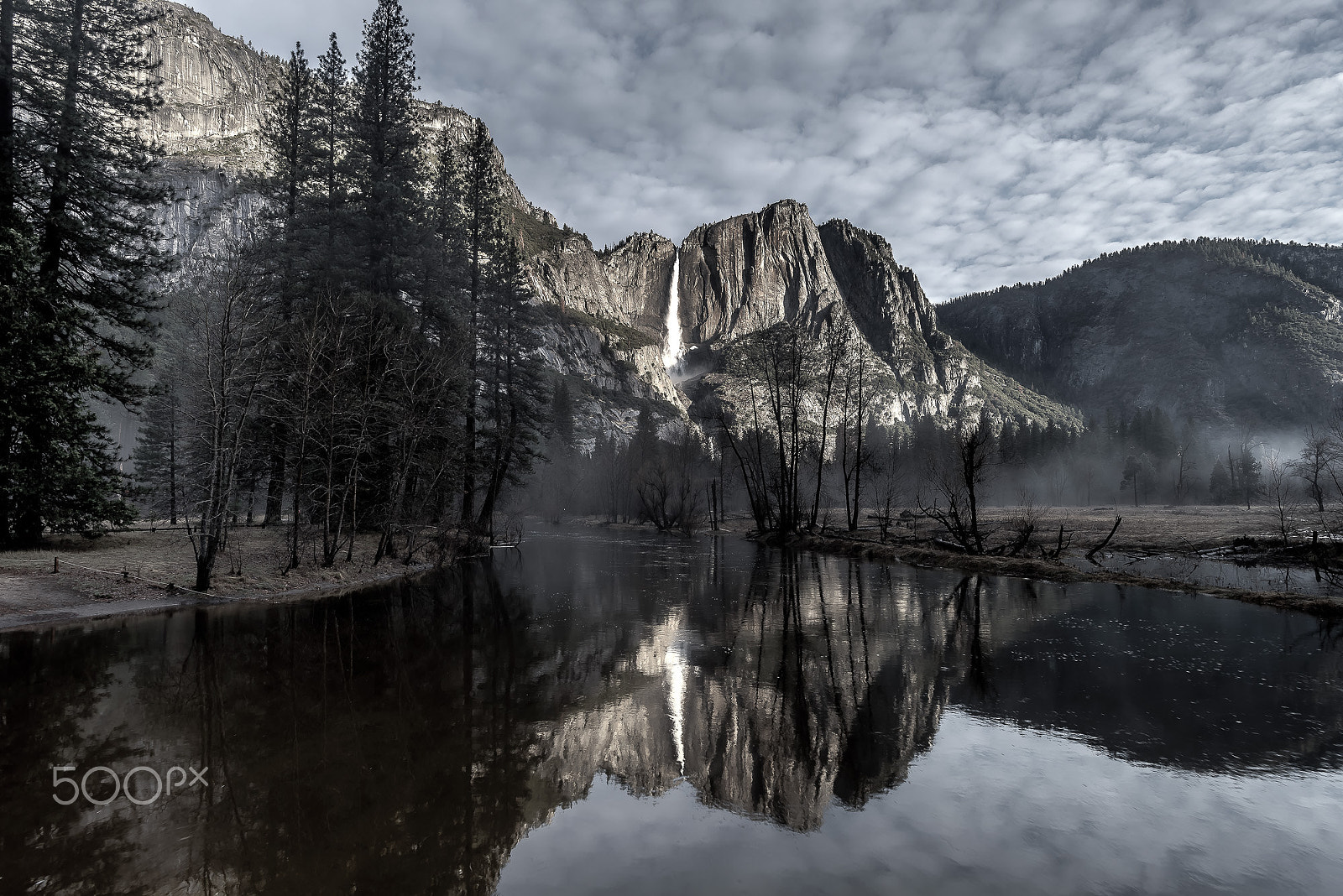 Nikon AF-S Nikkor 17-35mm F2.8D ED-IF sample photo. Winter reflections photography