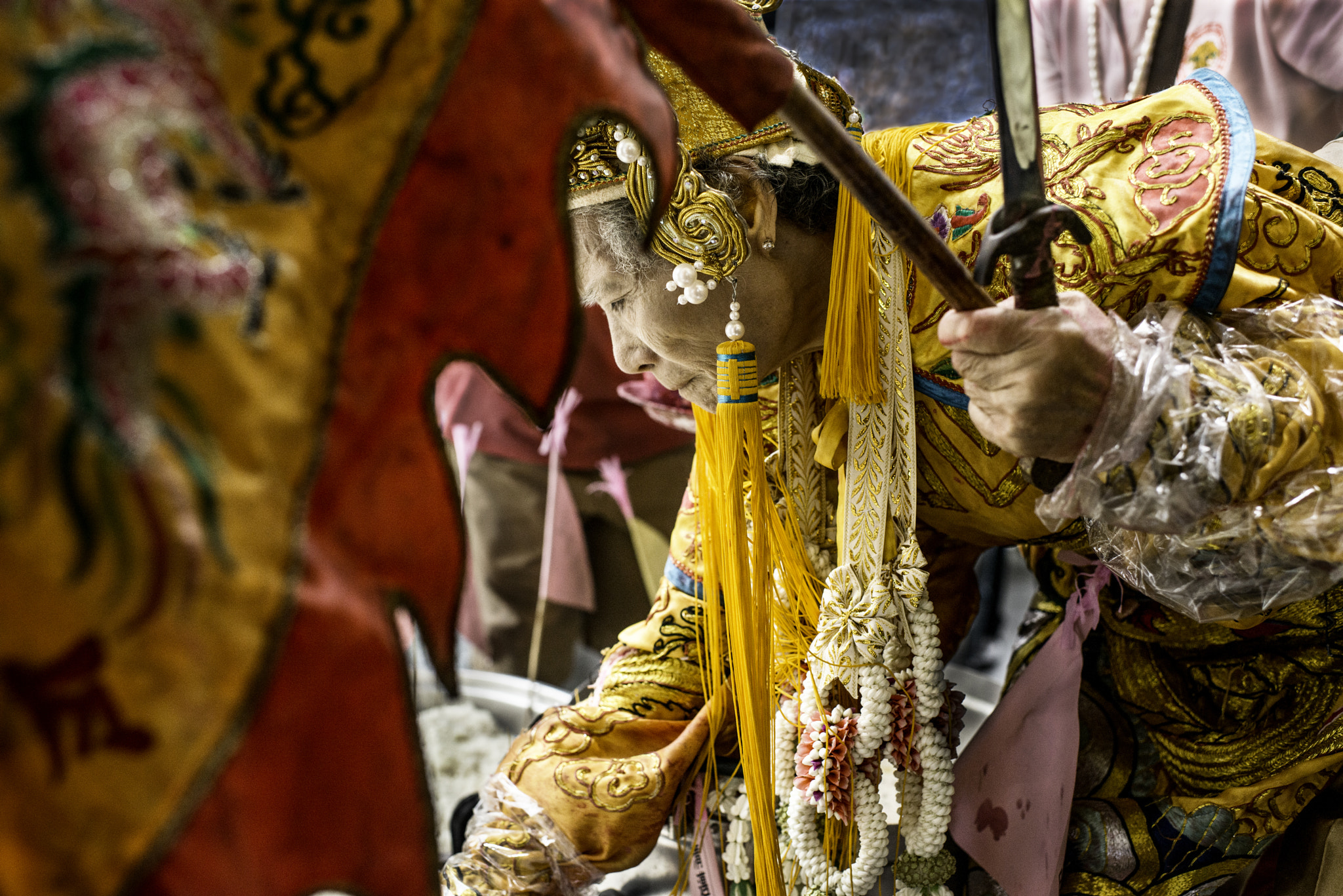 Nikon D800 + Nikon AF-S Nikkor 35mm F1.4G sample photo. Temple ceremony photography