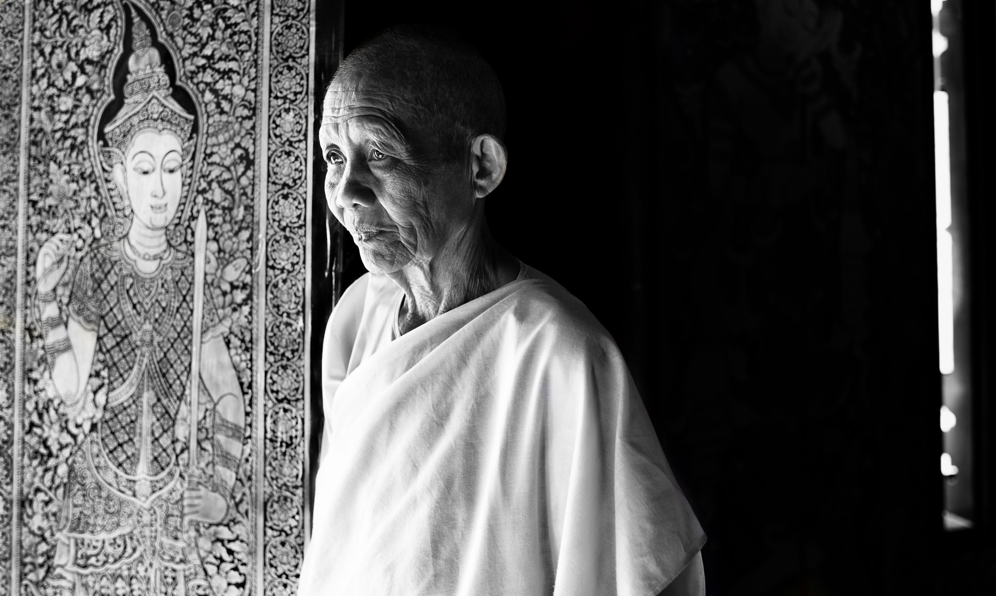 Nikon D800 + Nikon AF-S Nikkor 35mm F1.4G sample photo. Portrait of a buddhist nun photography