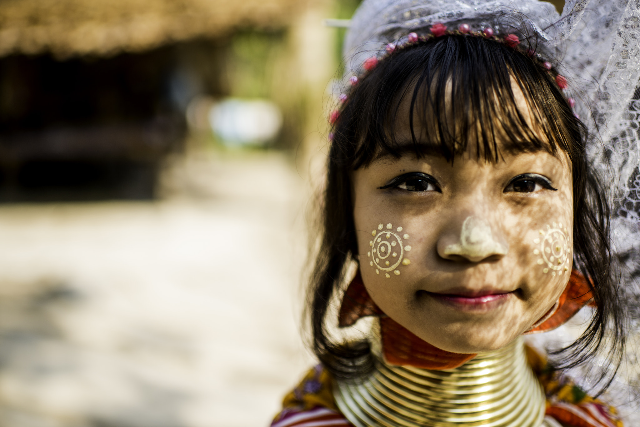 Nikon D800 + Nikon AF-S Nikkor 35mm F1.4G sample photo. Long nect girl portrait photography