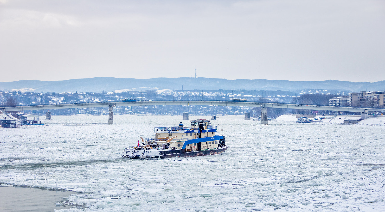 Canon EF-S 18-55mm F3.5-5.6 II sample photo. Ice breaker photography