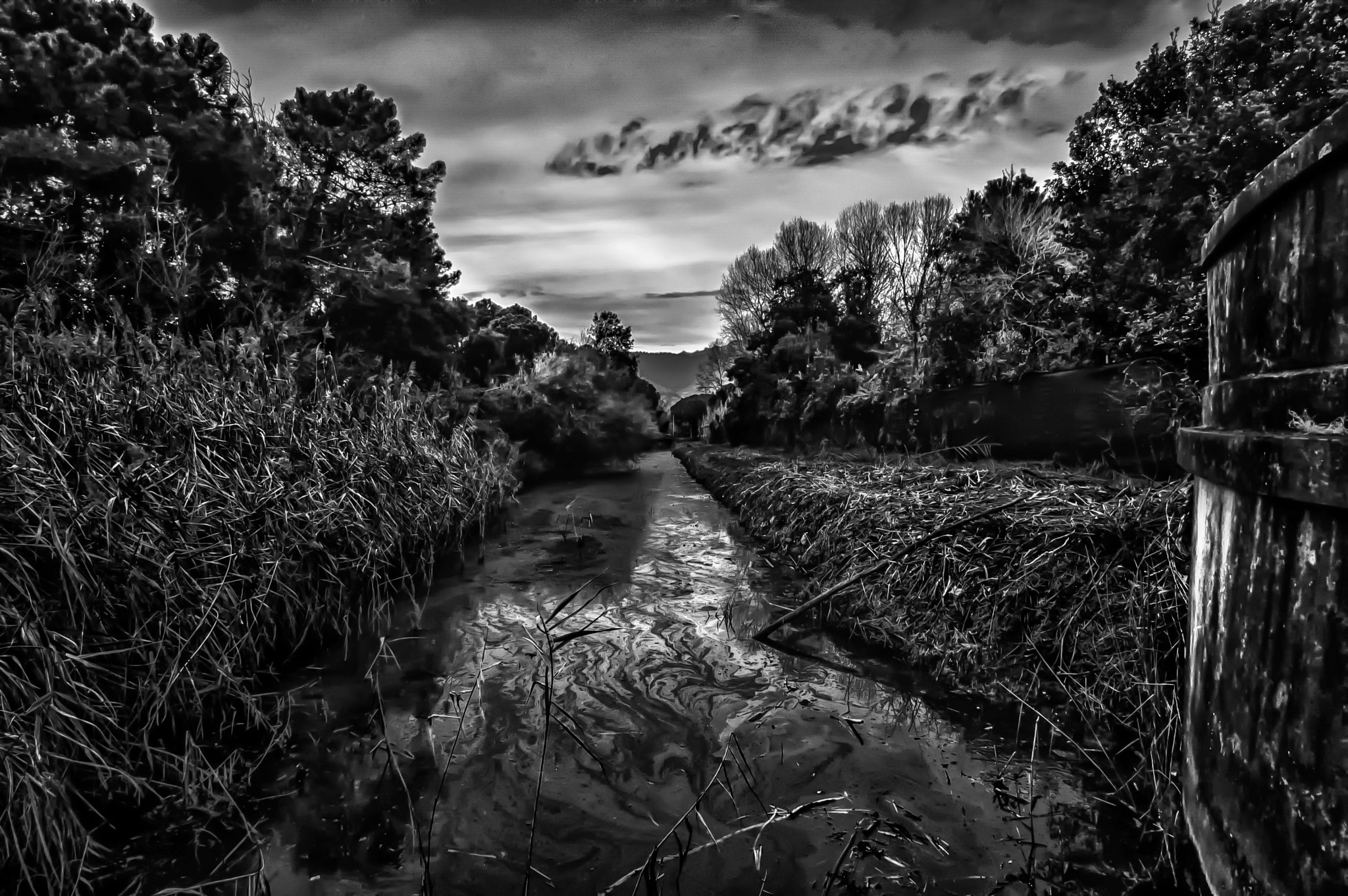 Nikon D50 + Sigma 10-20mm F3.5 EX DC HSM sample photo. Ditch photography