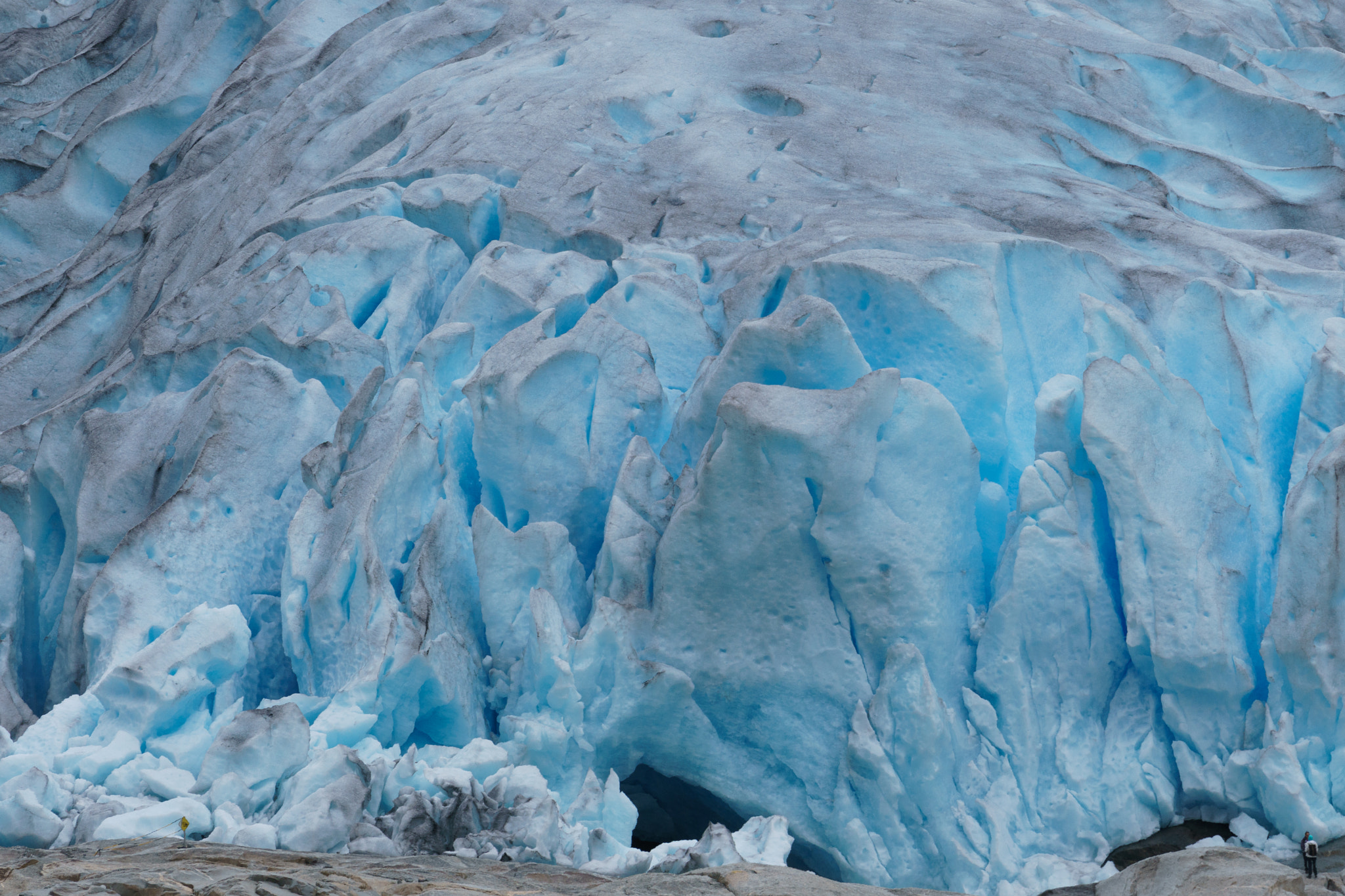 Sony a6300 + Sony FE 70-200mm F4 G OSS sample photo. Nigardsbreen glacier photography