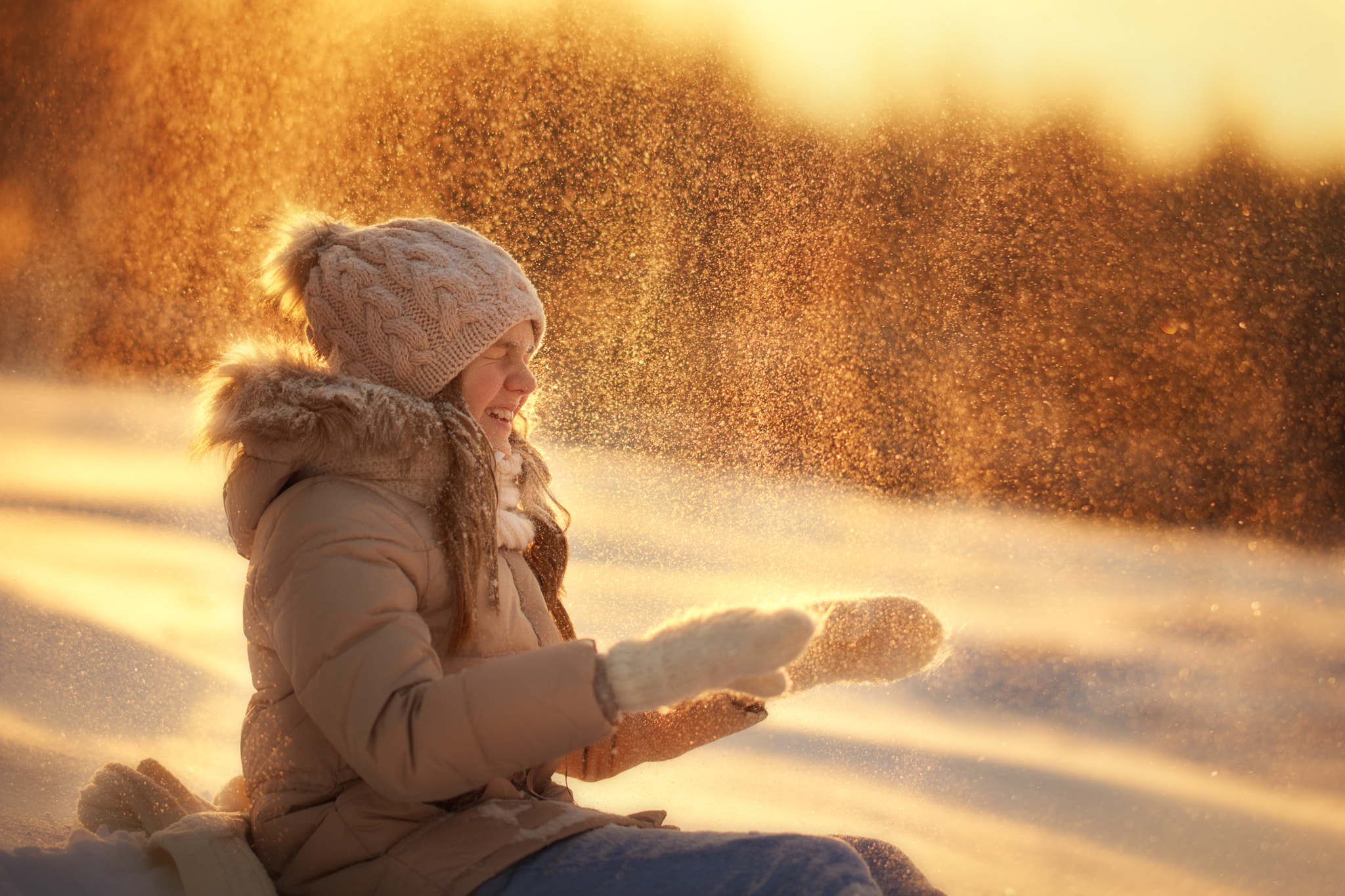 Zeiss Sonnar T* 135 mm F1.8 ZA (SAL135F18Z) sample photo. Golden snow photography