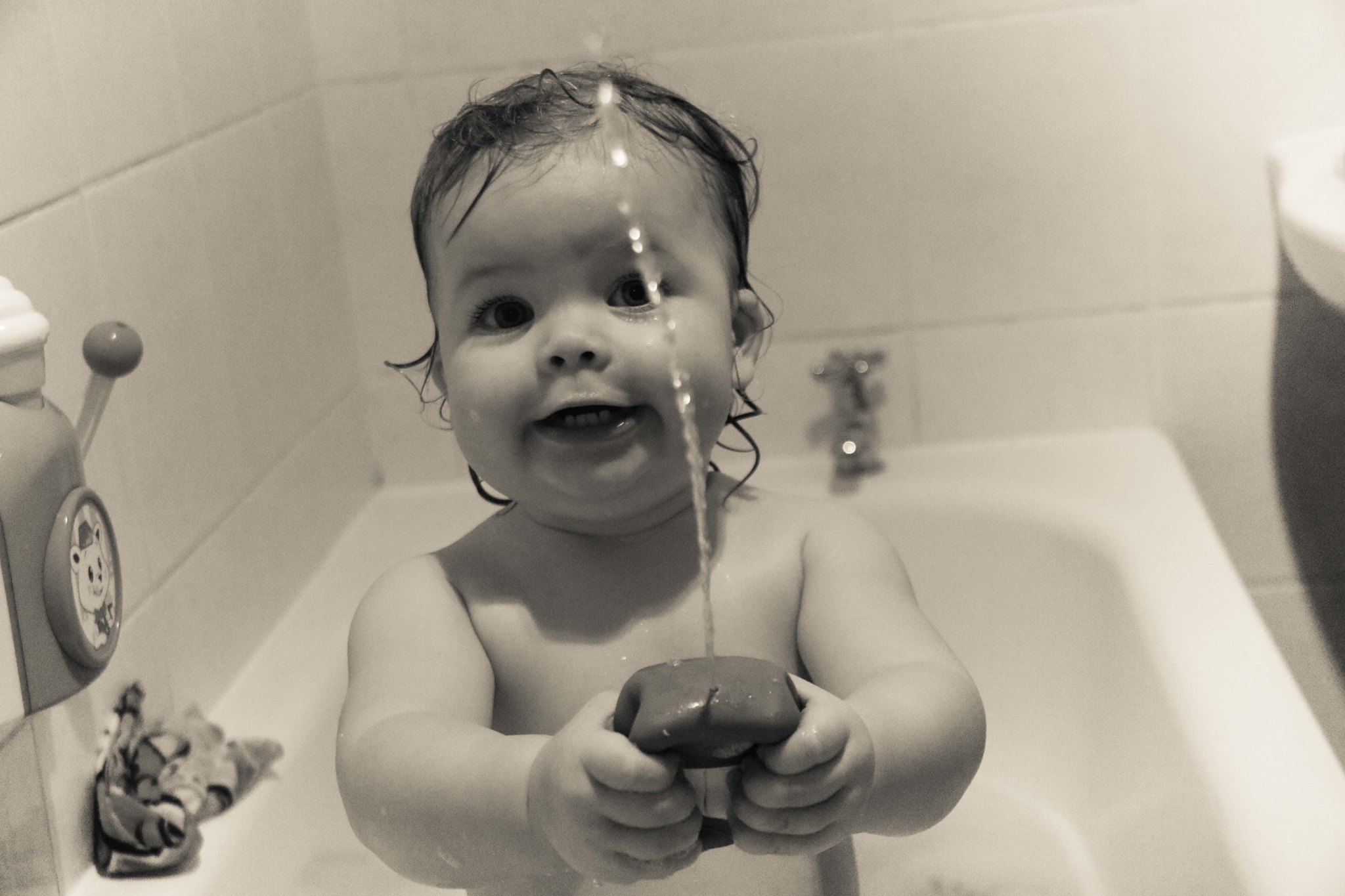 Canon EF 75-300mm F4.0-5.6 IS USM sample photo. Bath time photography