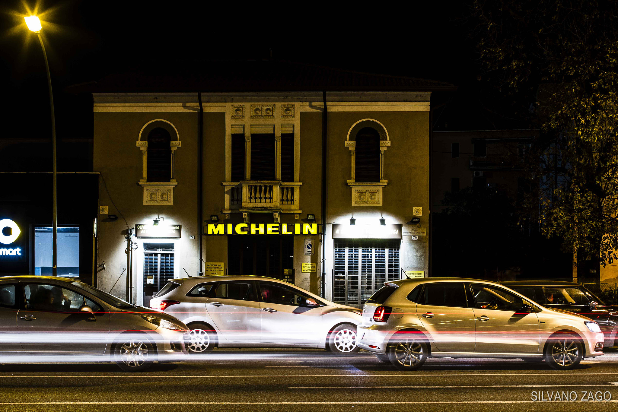 EF28-70mm f/2.8L USM sample photo. Traffic photography
