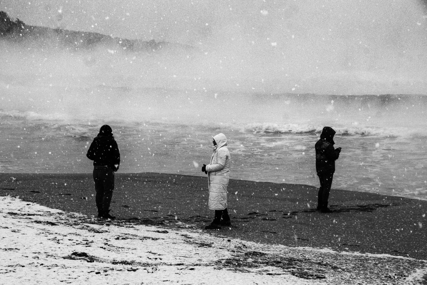 Sigma 18-250mm F3.5-6.3 DC OS HSM sample photo. Sea and snow photography