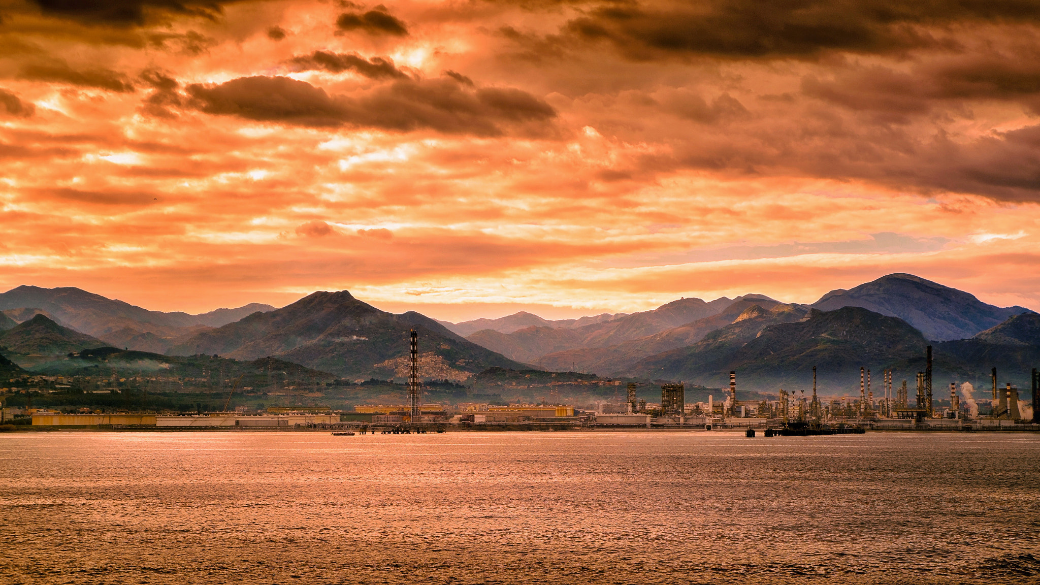 Fujifilm XC 16-50mm F3.5-5.6 OIS II sample photo. Messina - industry vs. nature  photography