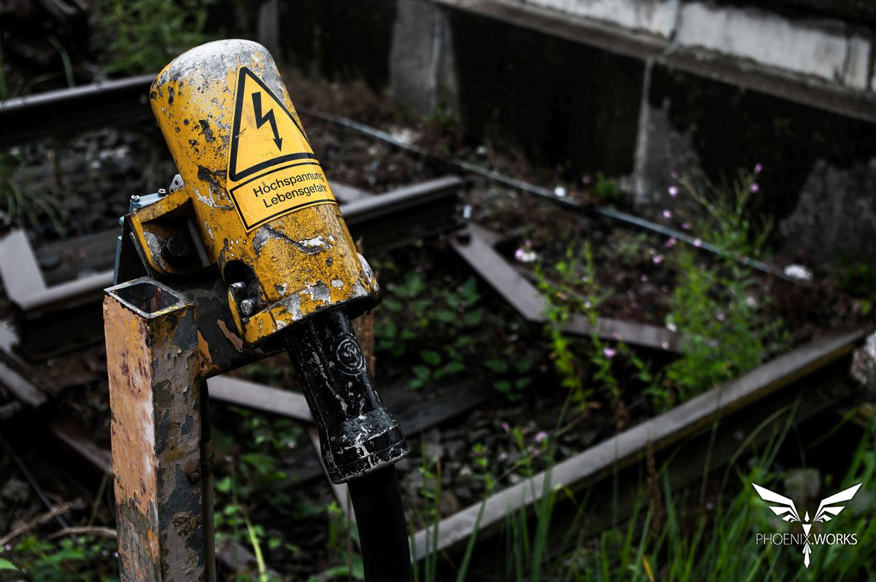 Pentax smc DA 18-55mm F3.5-5.6 ED AL II (IF) sample photo. Danger! high voltage! photography
