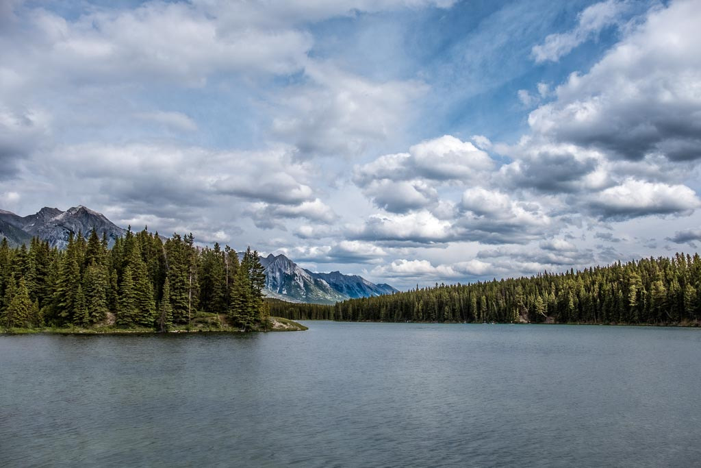 Fujifilm X-Pro2 + Fujifilm XF 18-135mm F3.5-5.6 R LM OIS WR sample photo. Johnson lake clouds photography