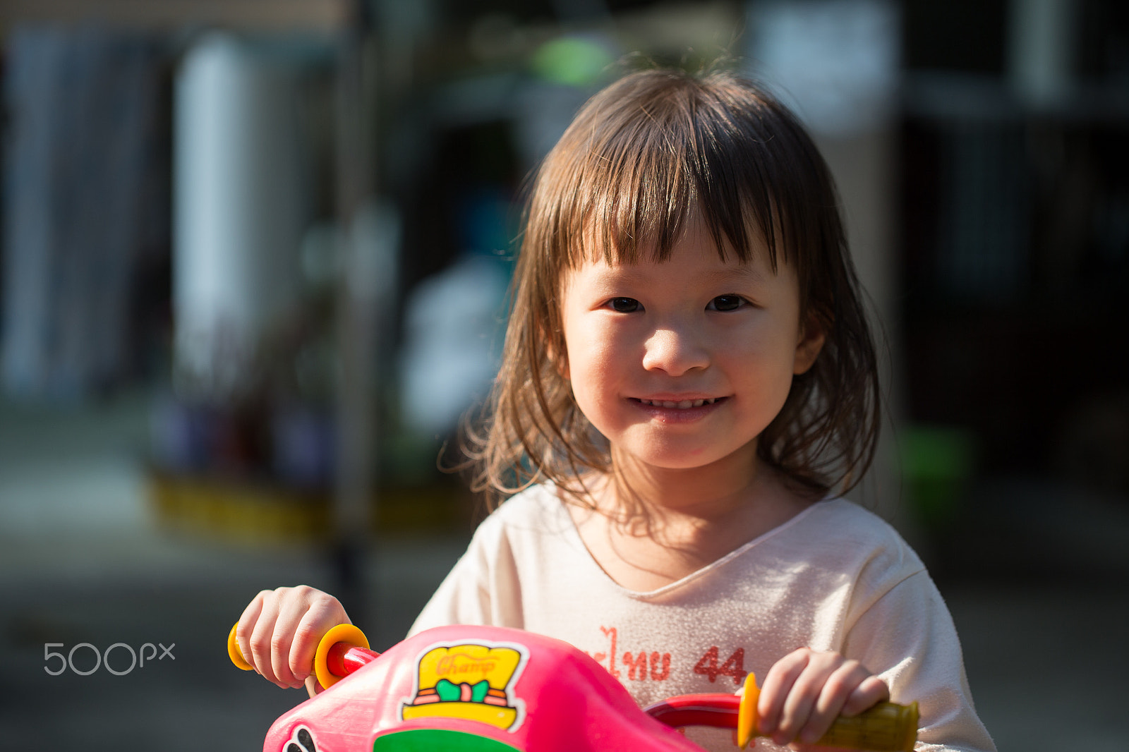 Canon EF 100mm F2.8L Macro IS USM sample photo. Smile photography